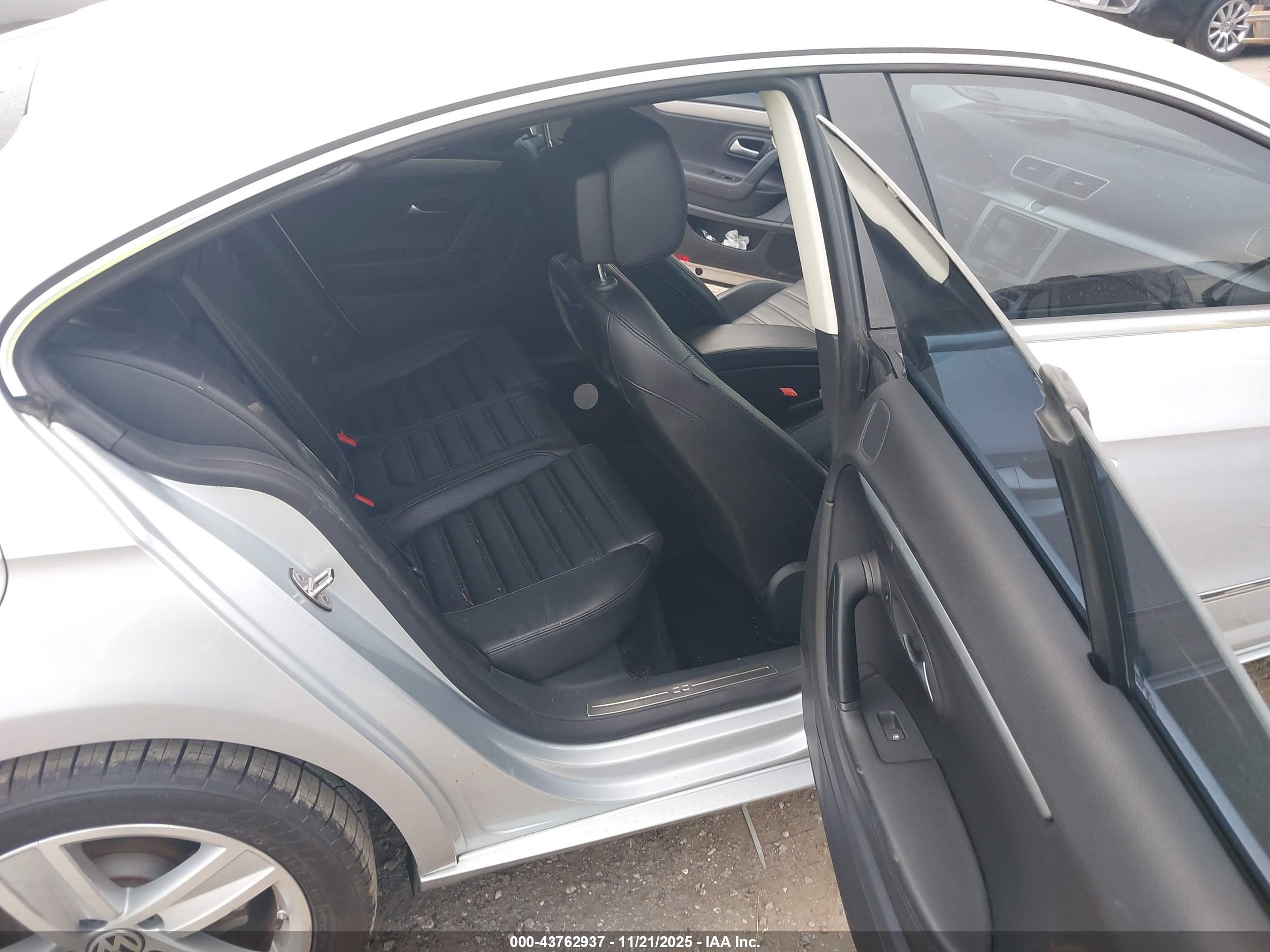 VOLKSWAGEN CC image 8