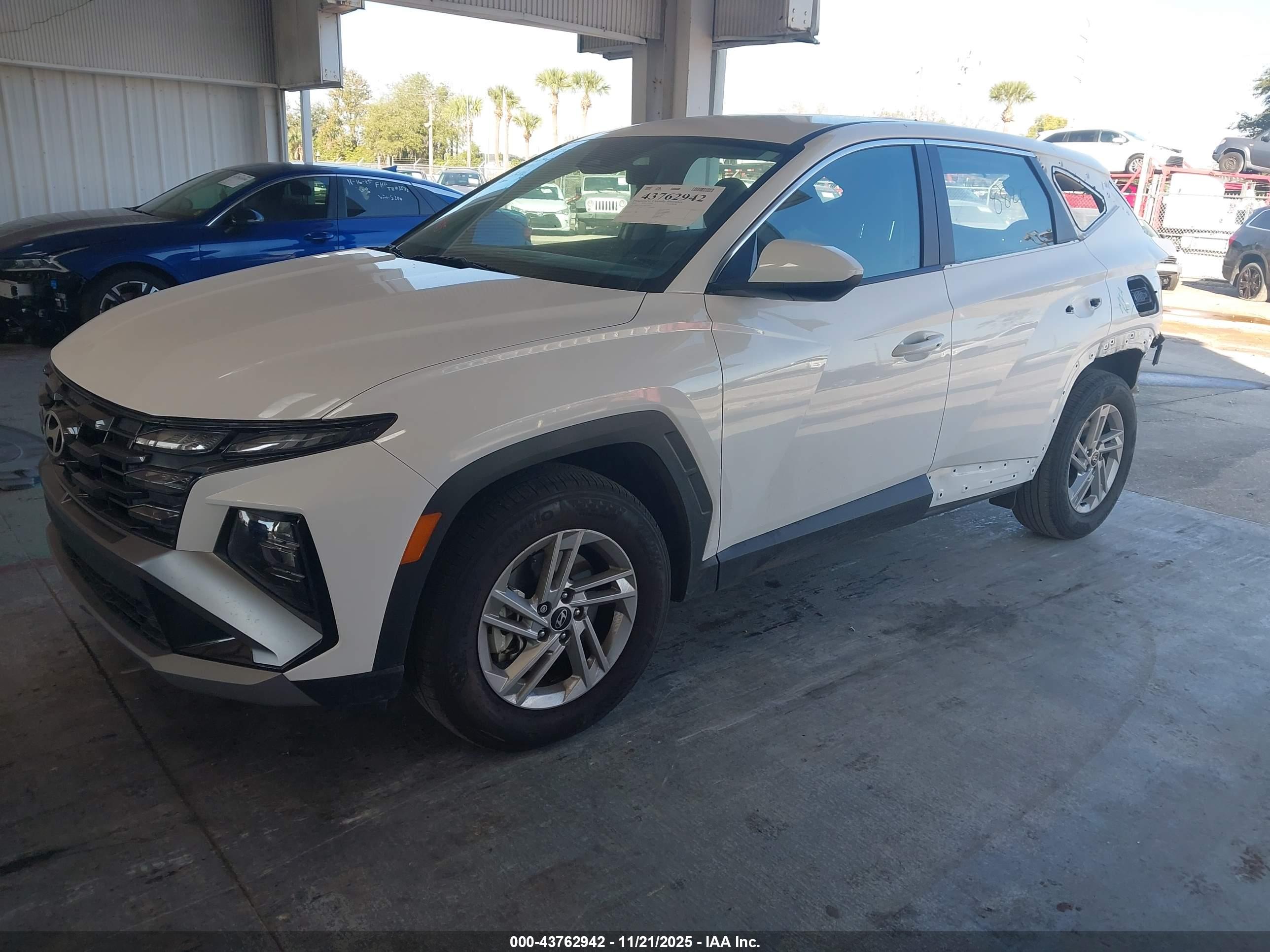 HYUNDAI TUCSON image 2