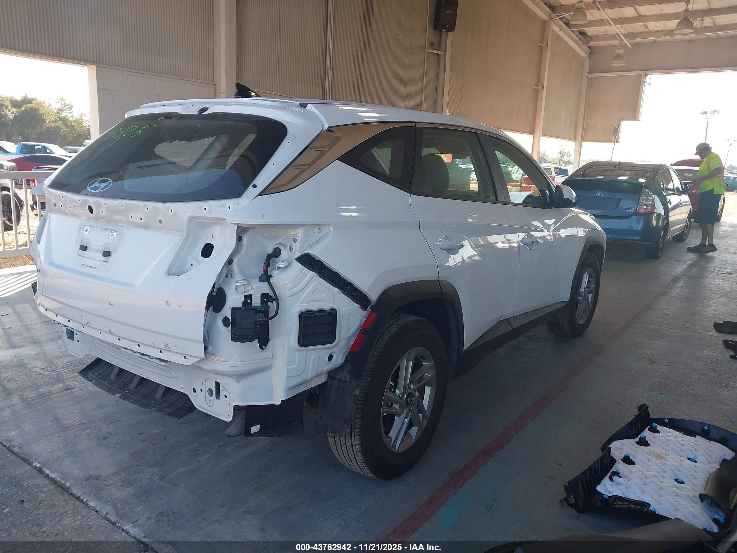 HYUNDAI TUCSON image 4