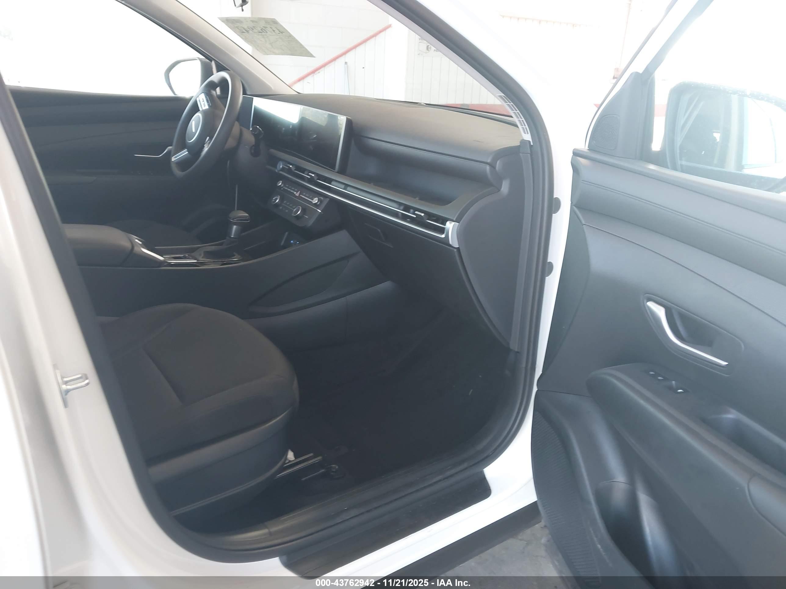 HYUNDAI TUCSON image 5