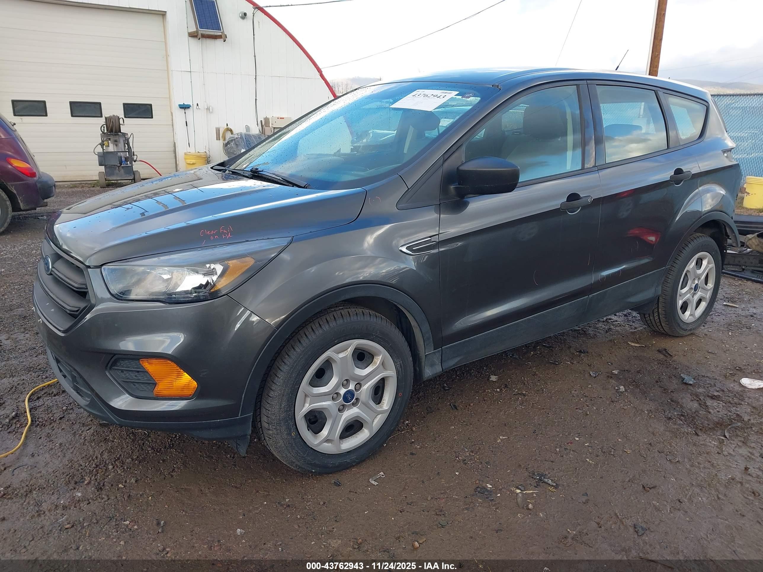 FORD ESCAPE image 2