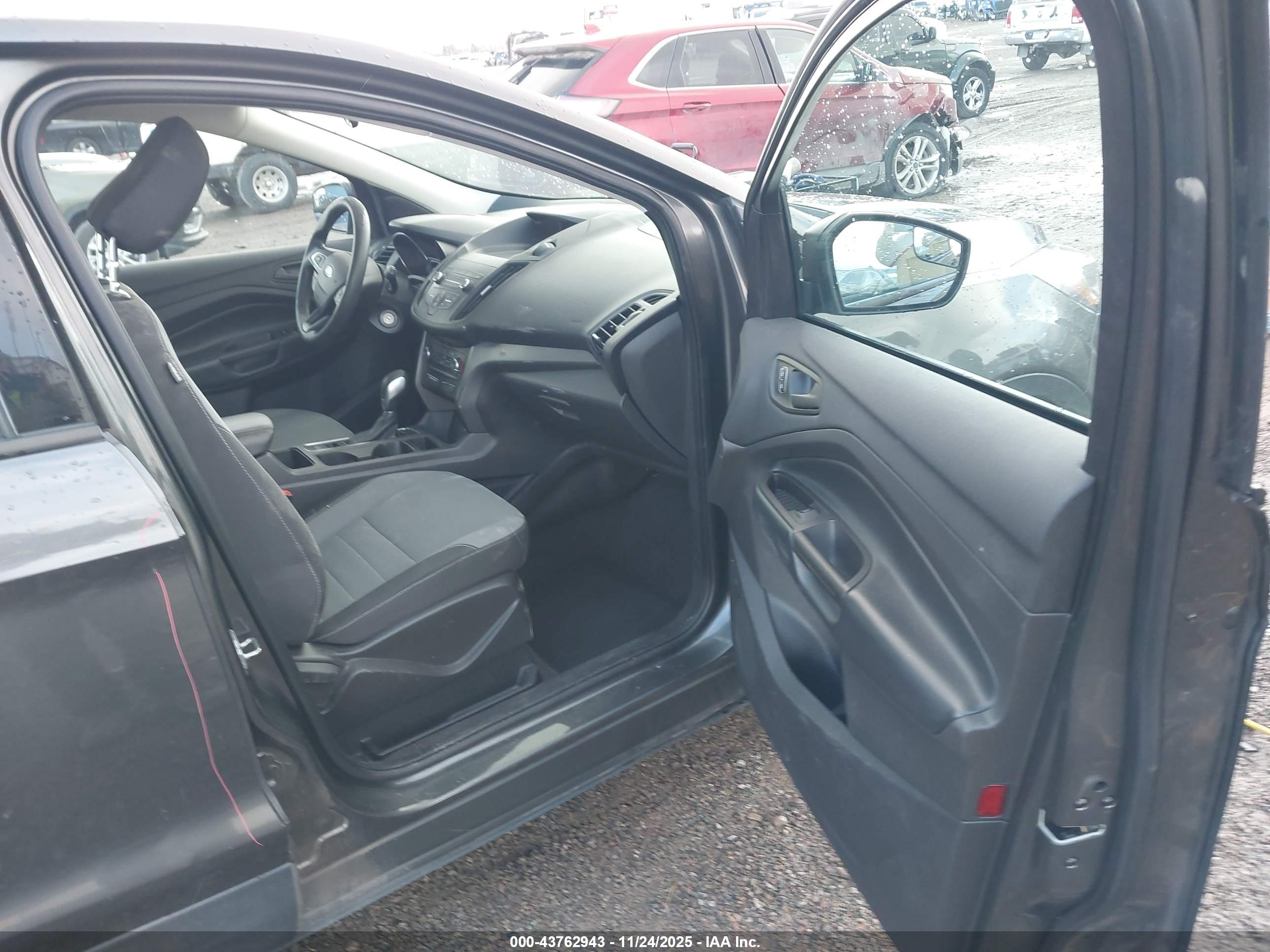 FORD ESCAPE image 5
