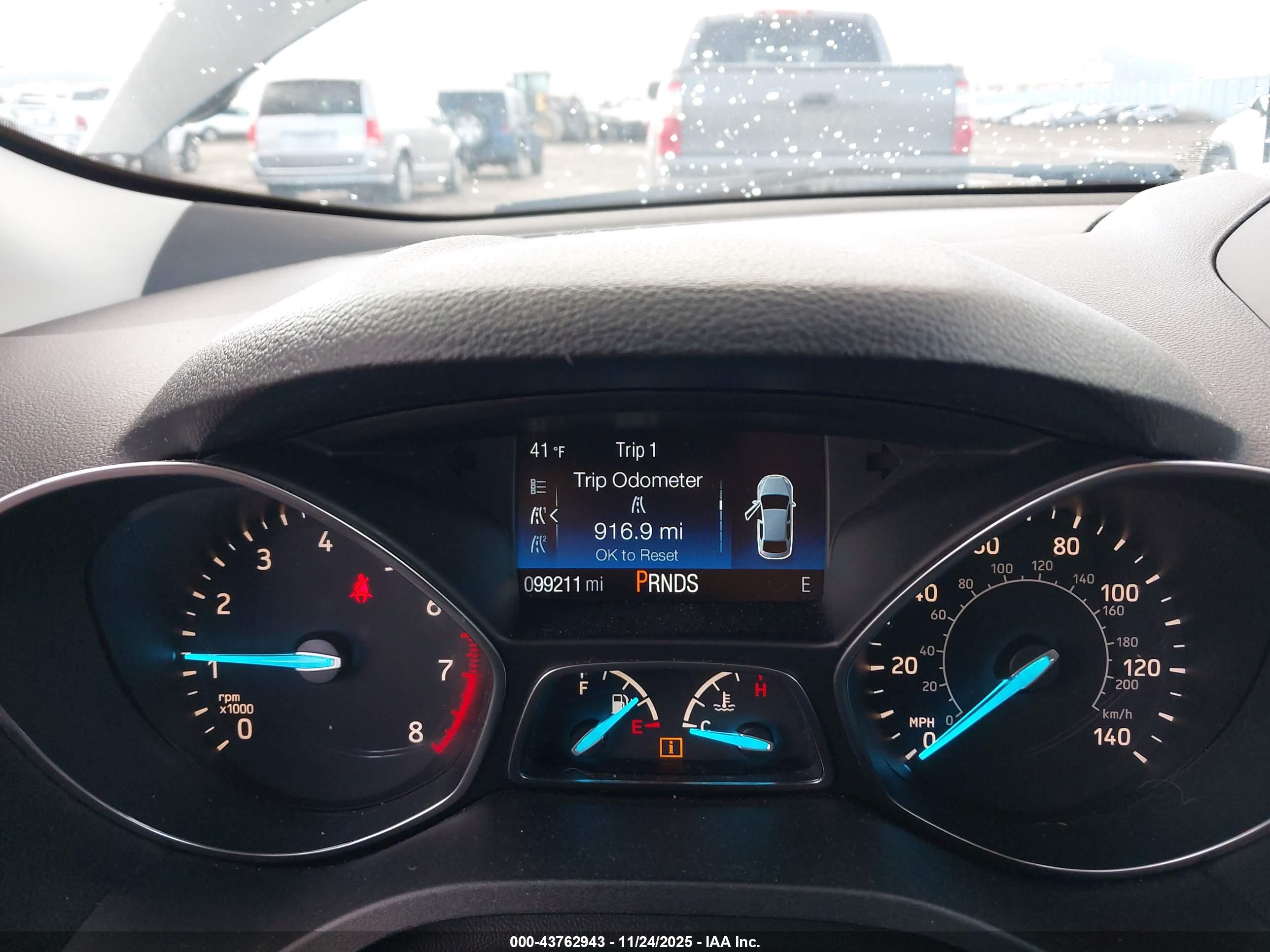 FORD ESCAPE image 7