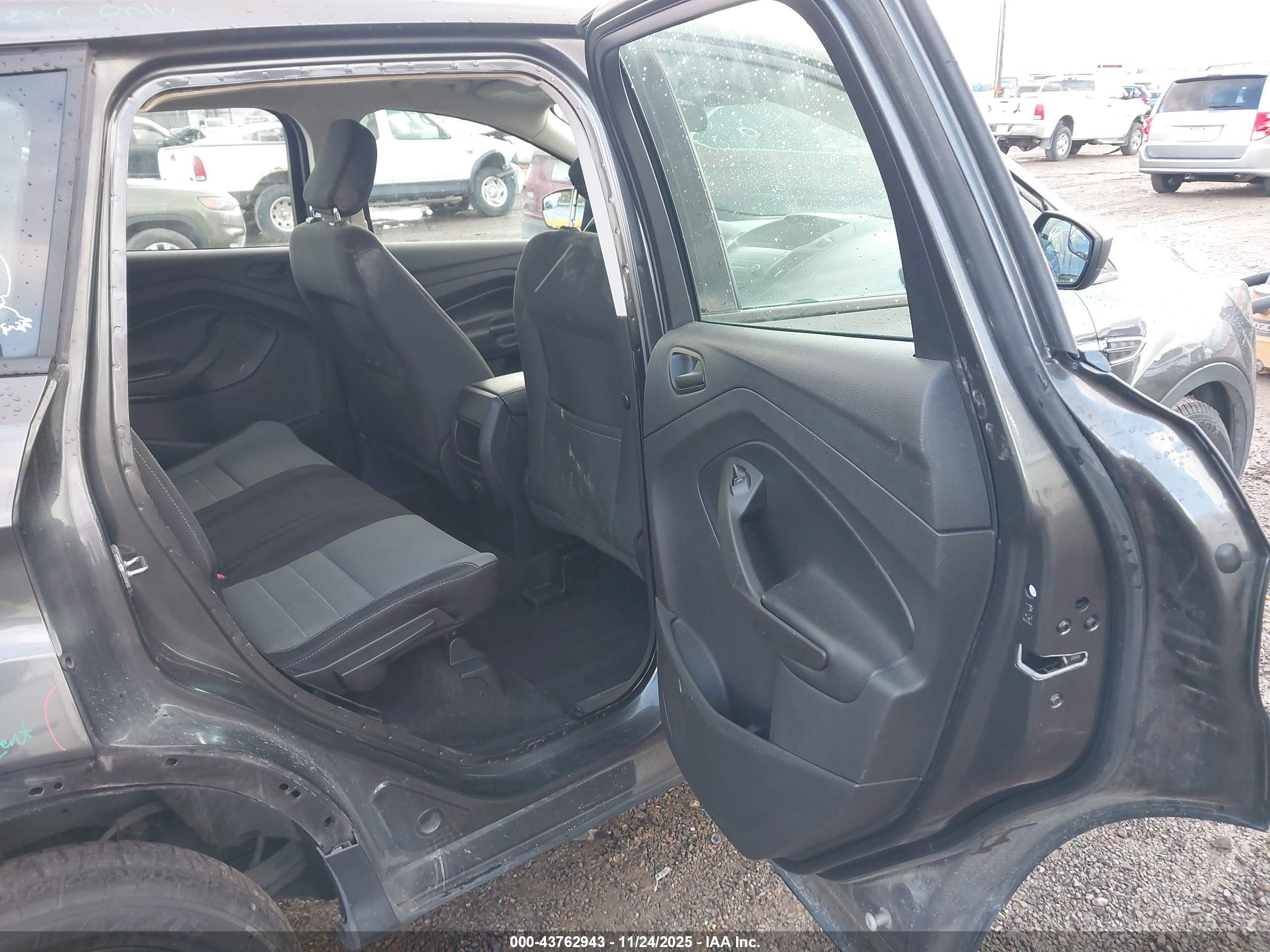FORD ESCAPE image 8