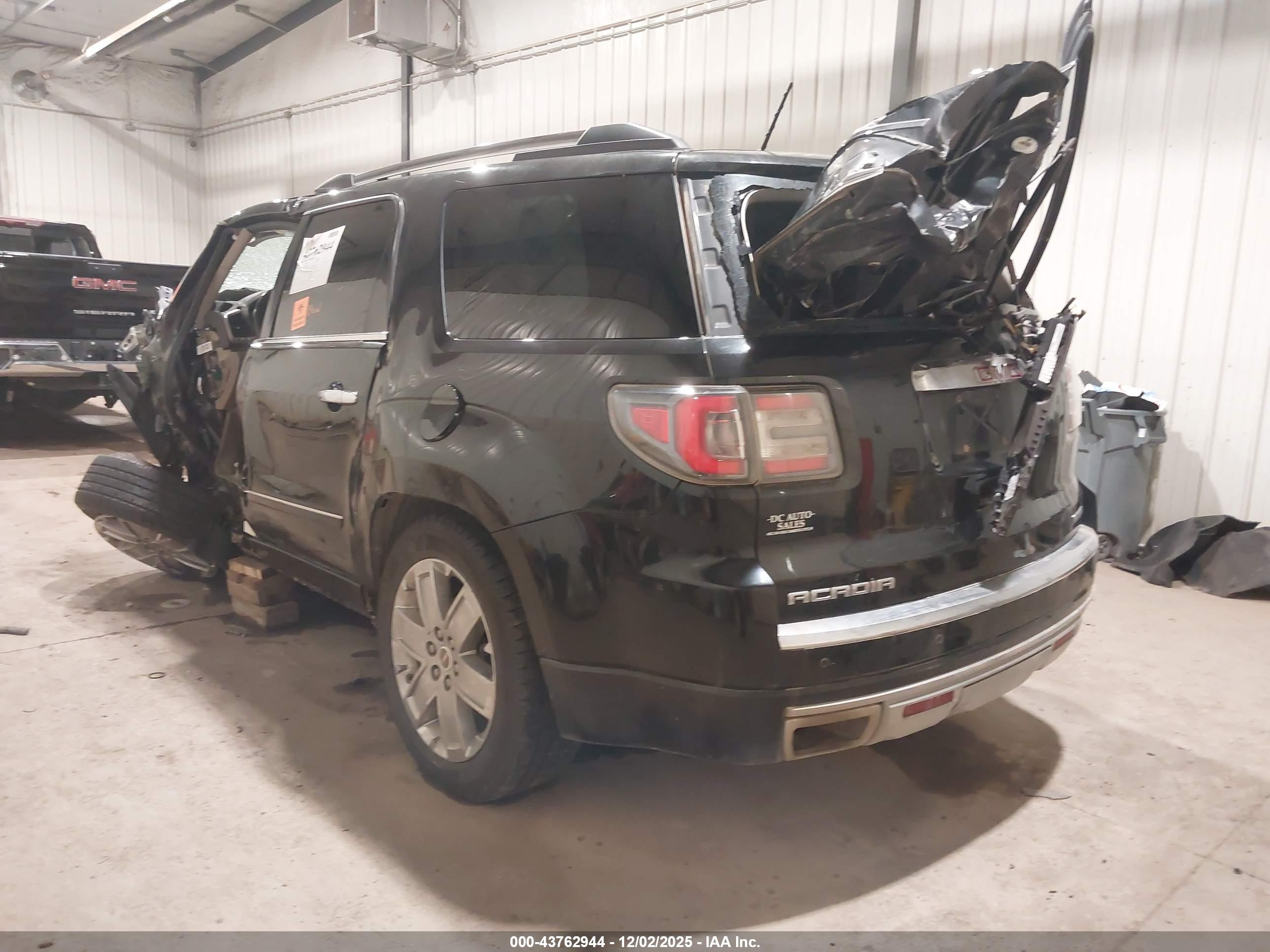 GMC ACADIA image 3