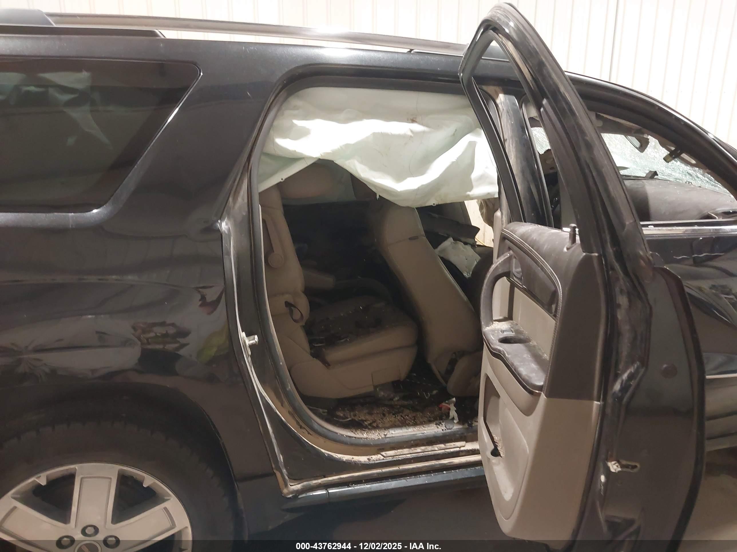 GMC ACADIA image 8