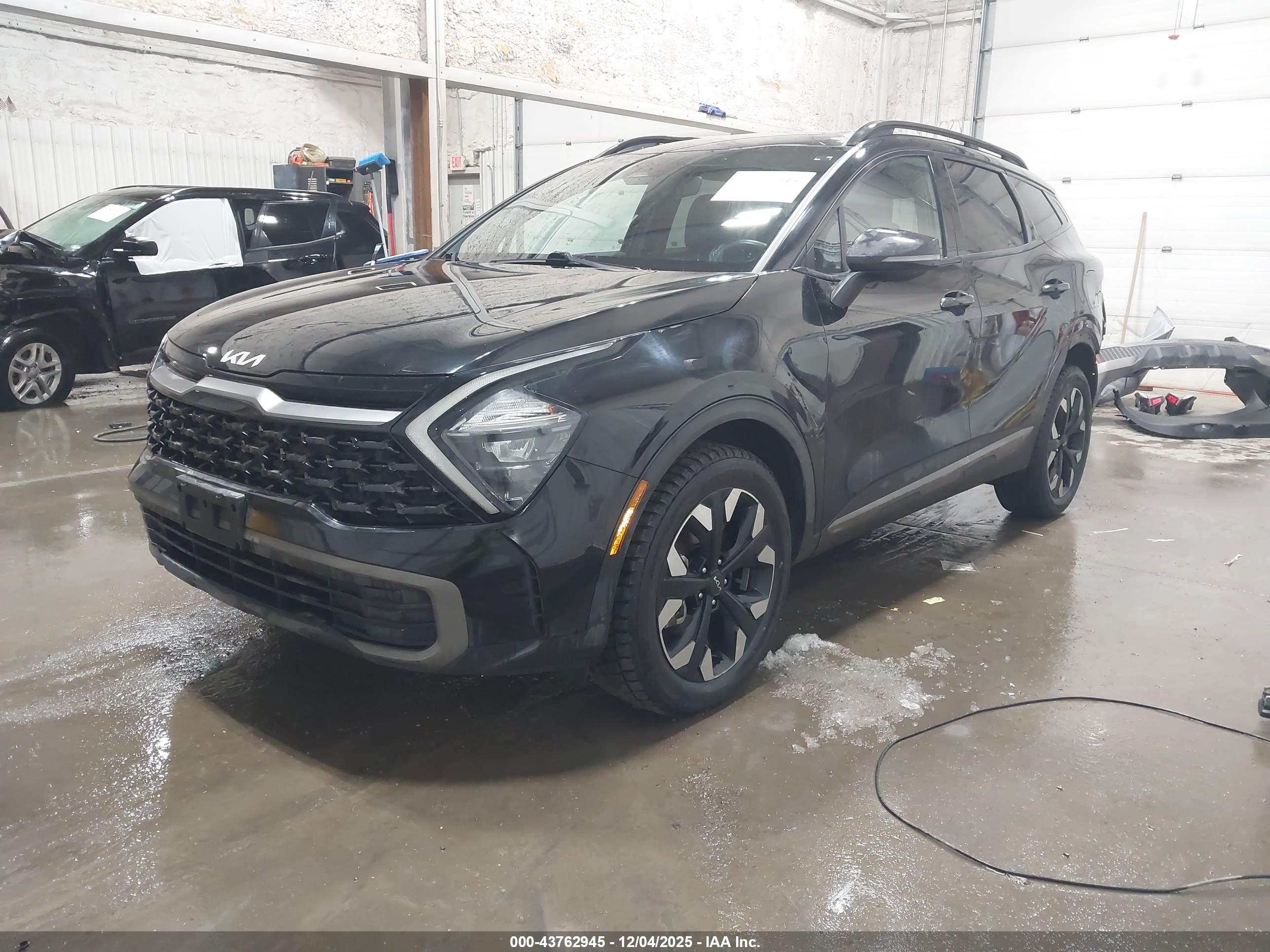 KIA SPORTAGE image 2