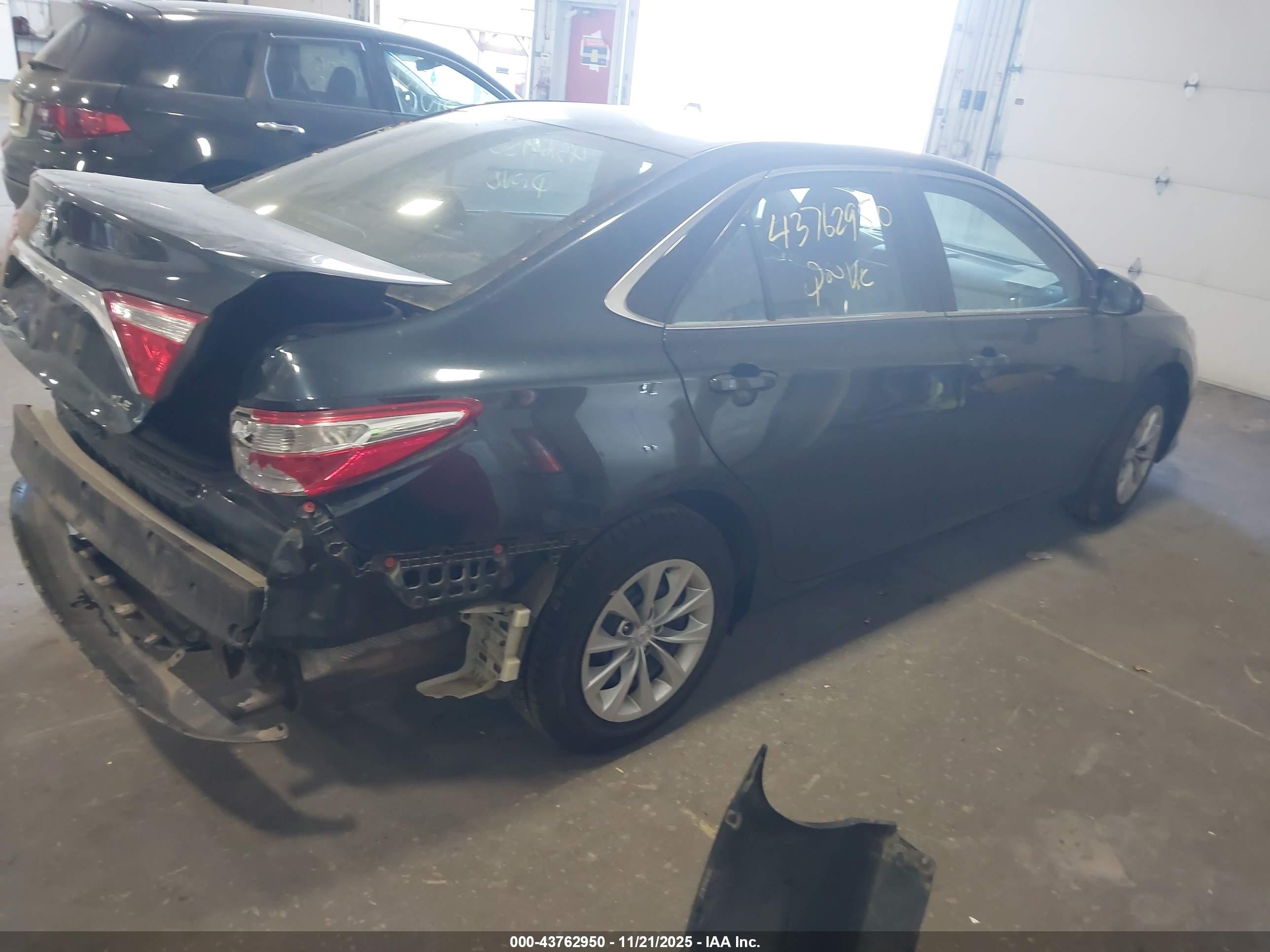 TOYOTA CAMRY image 4