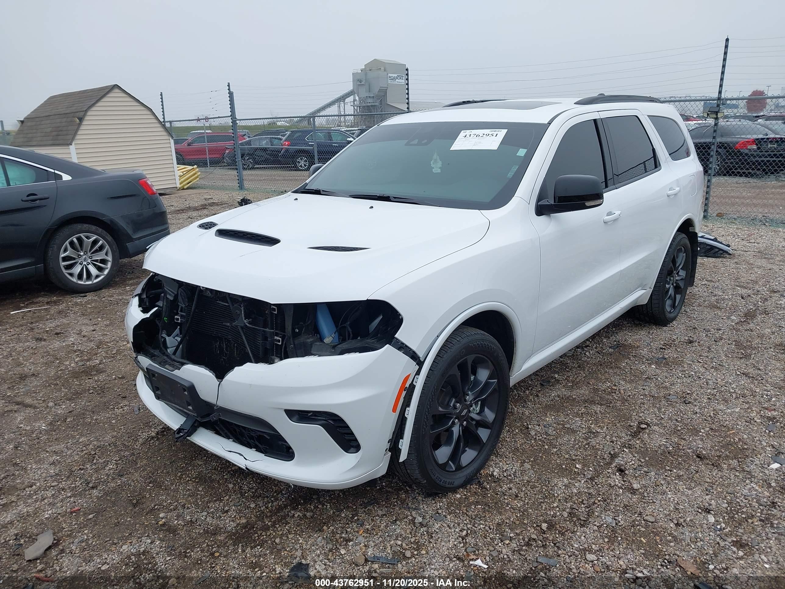 DODGE DURANGO image 2