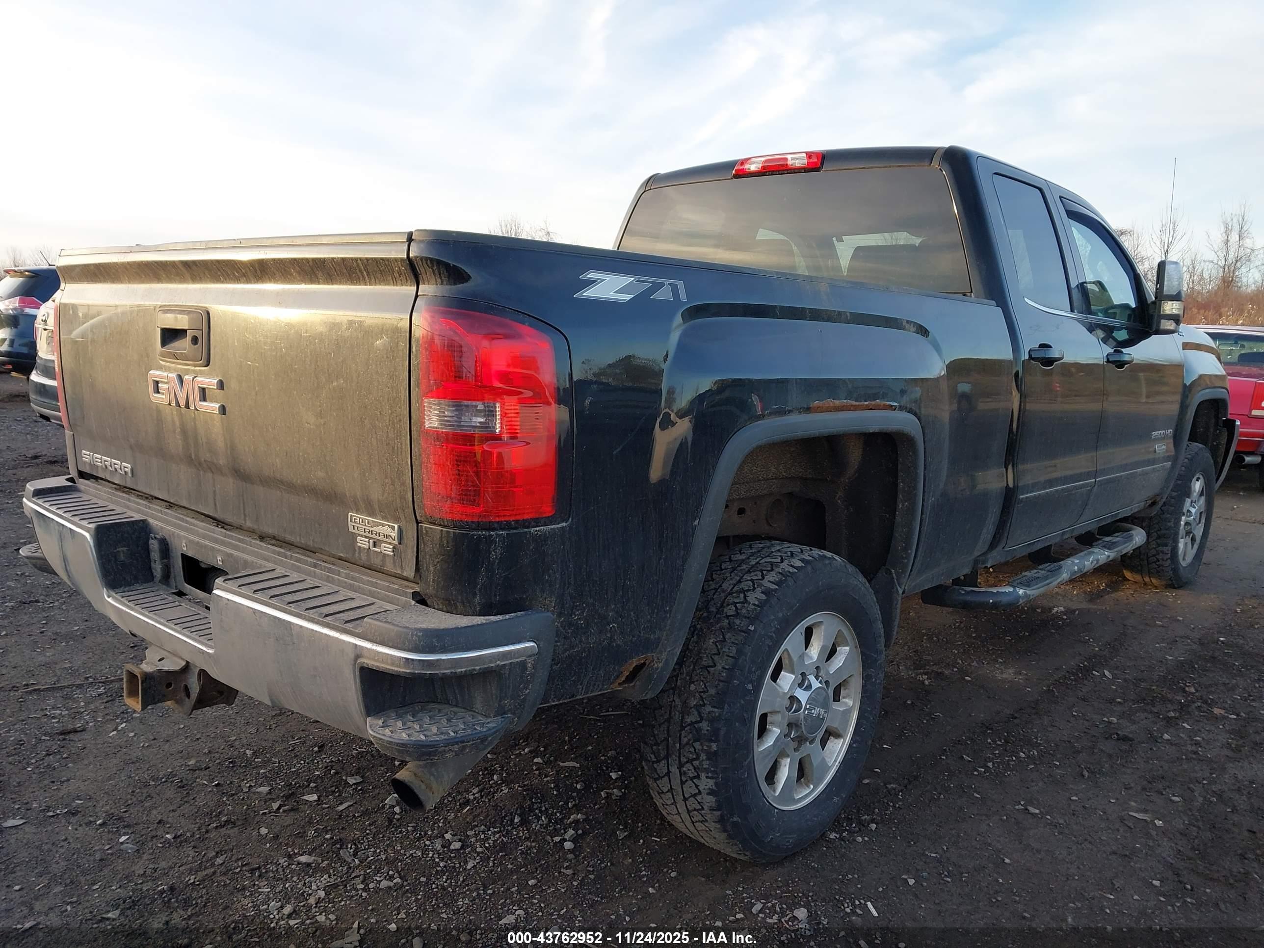 GMC SIERRA image 4
