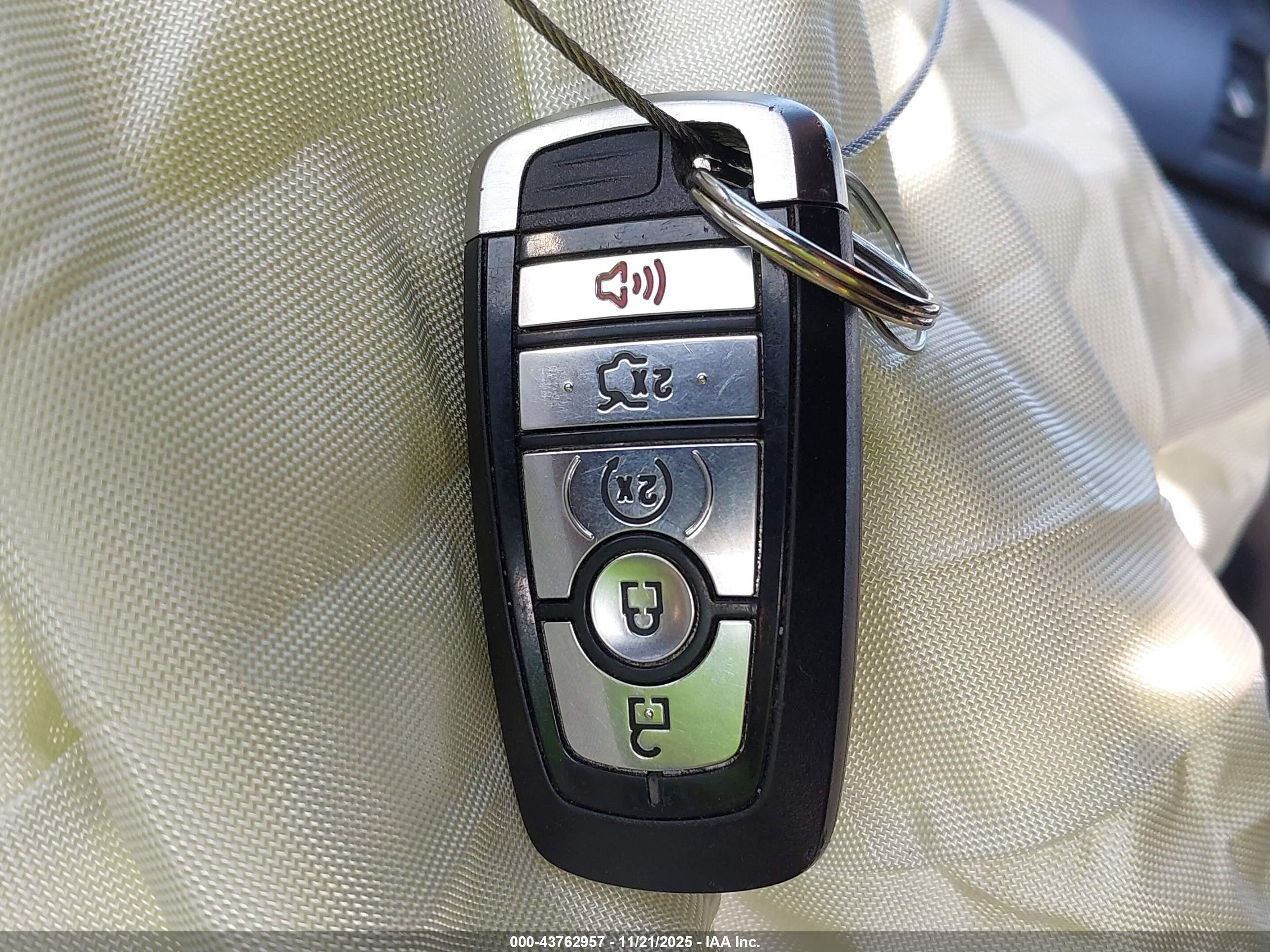 FORD EXPLORER image 11