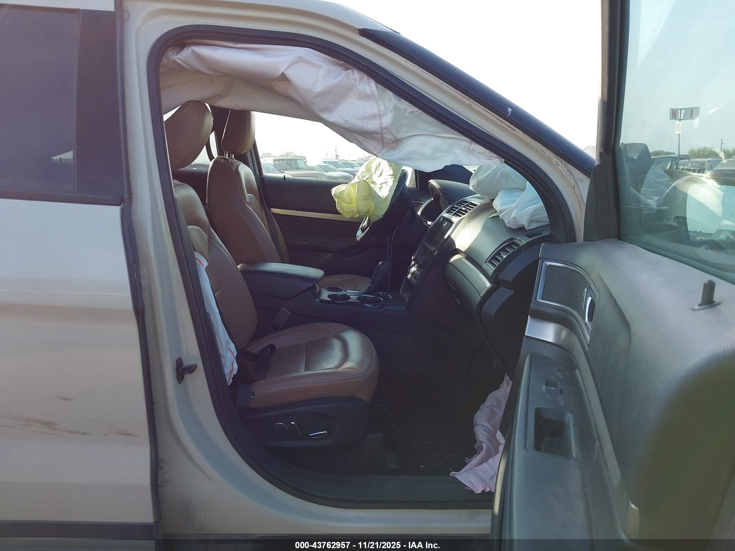 FORD EXPLORER image 5