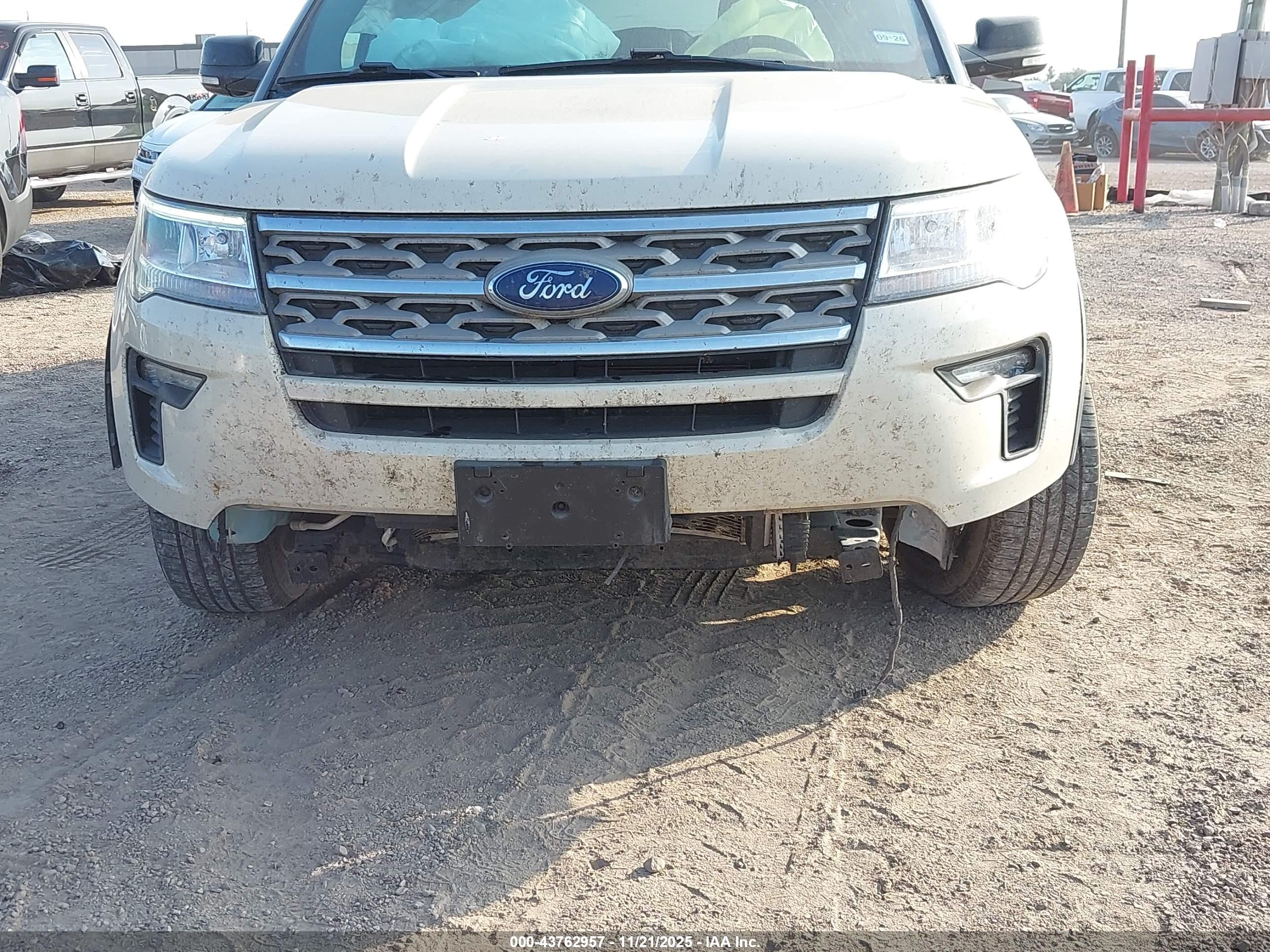 FORD EXPLORER image 6