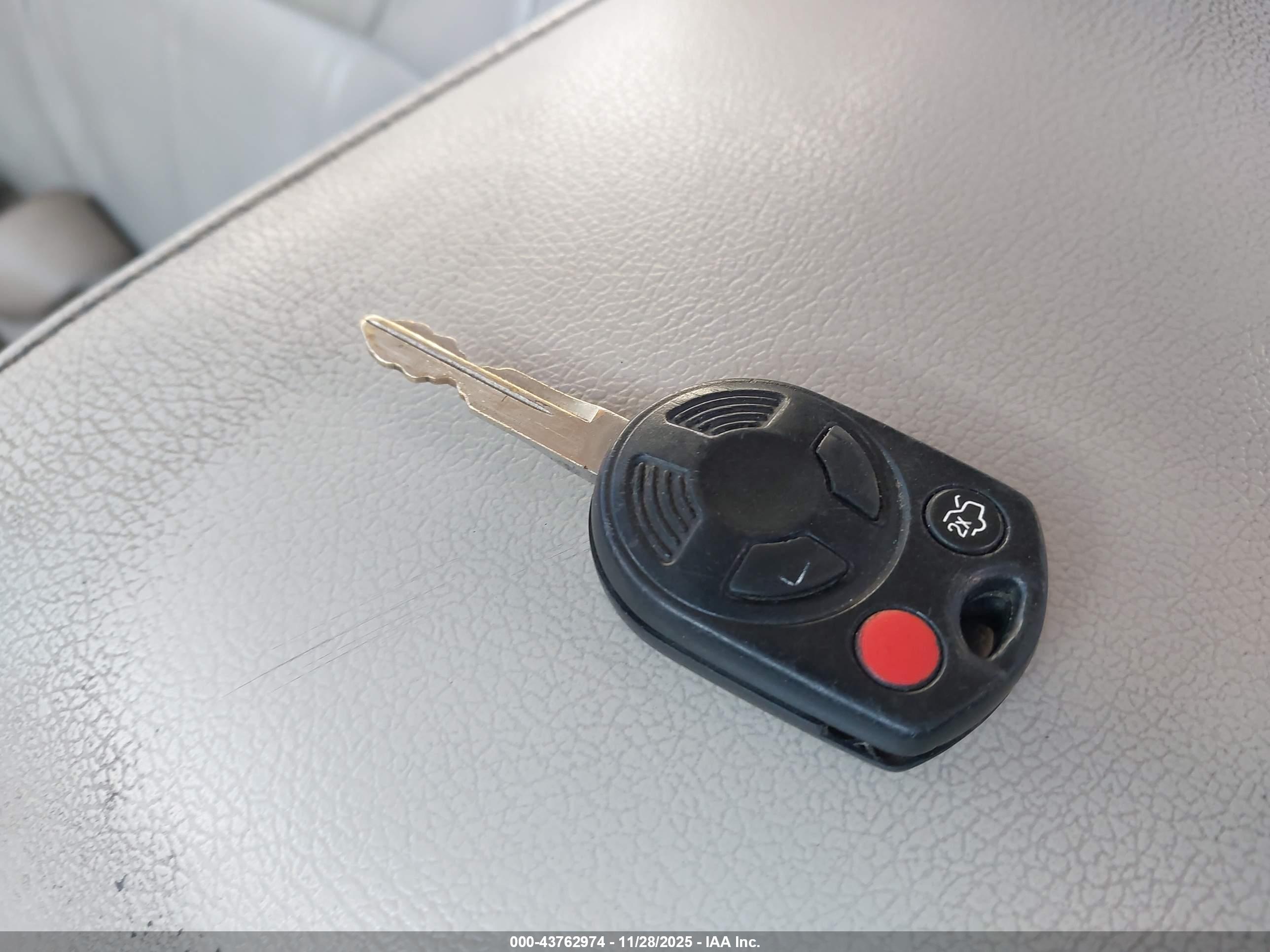 FORD FLEX image 11