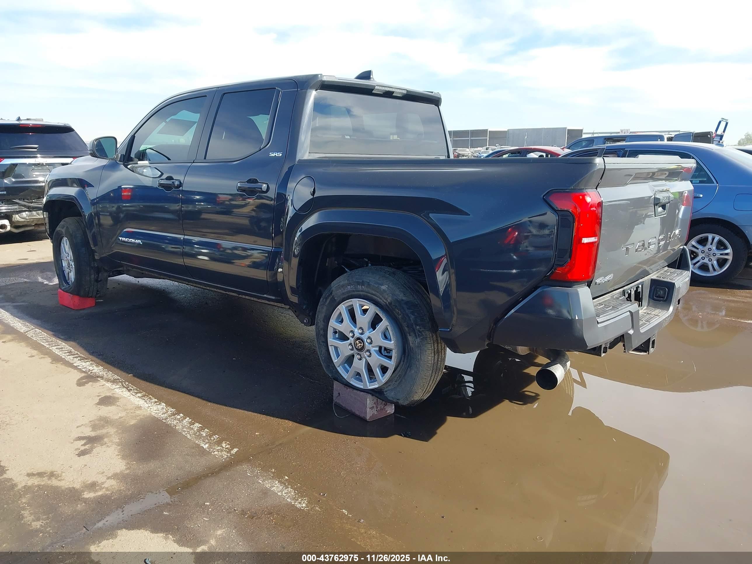 TOYOTA TACOMA image 3