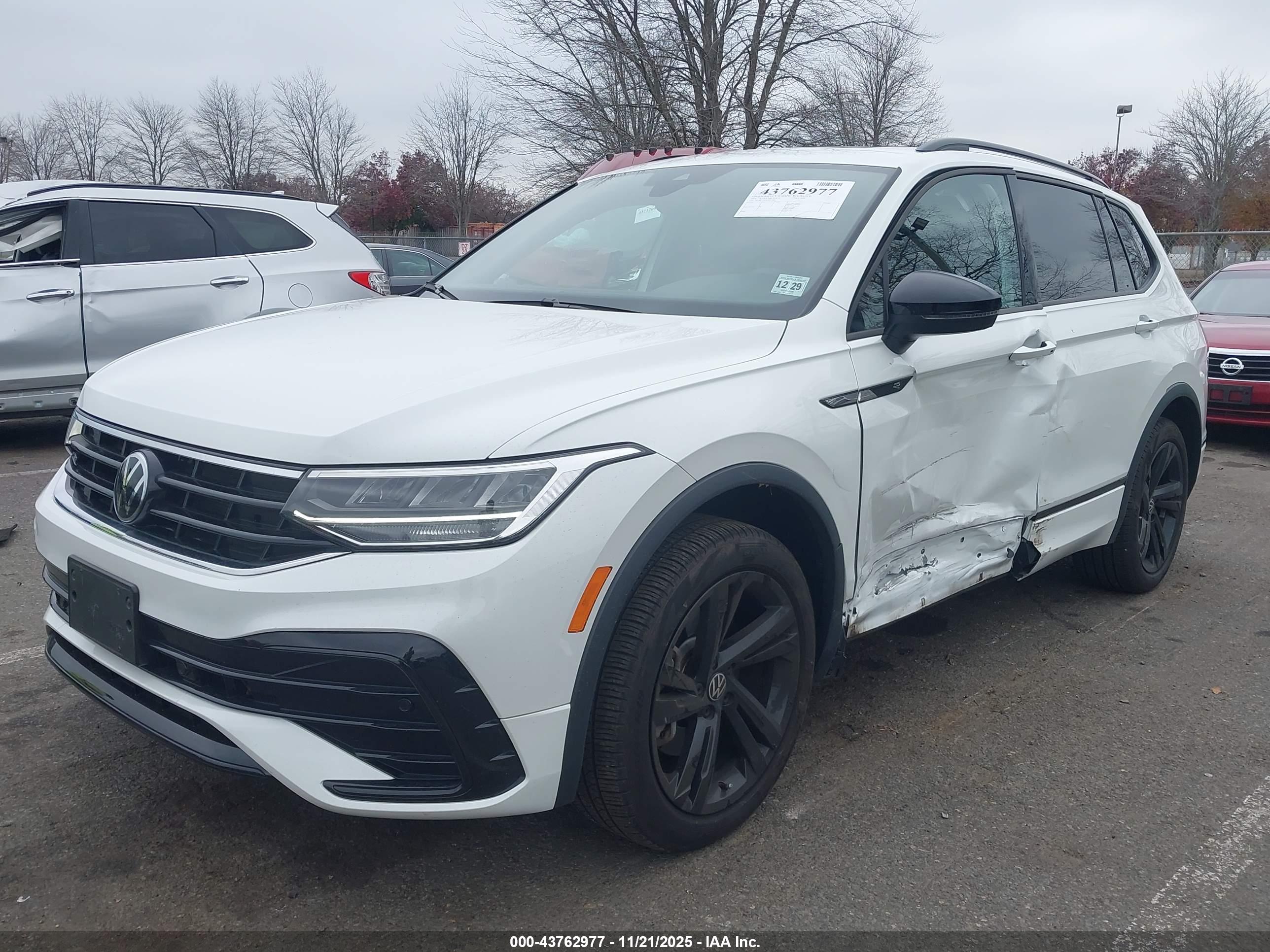 VOLKSWAGEN TIGUAN image 2