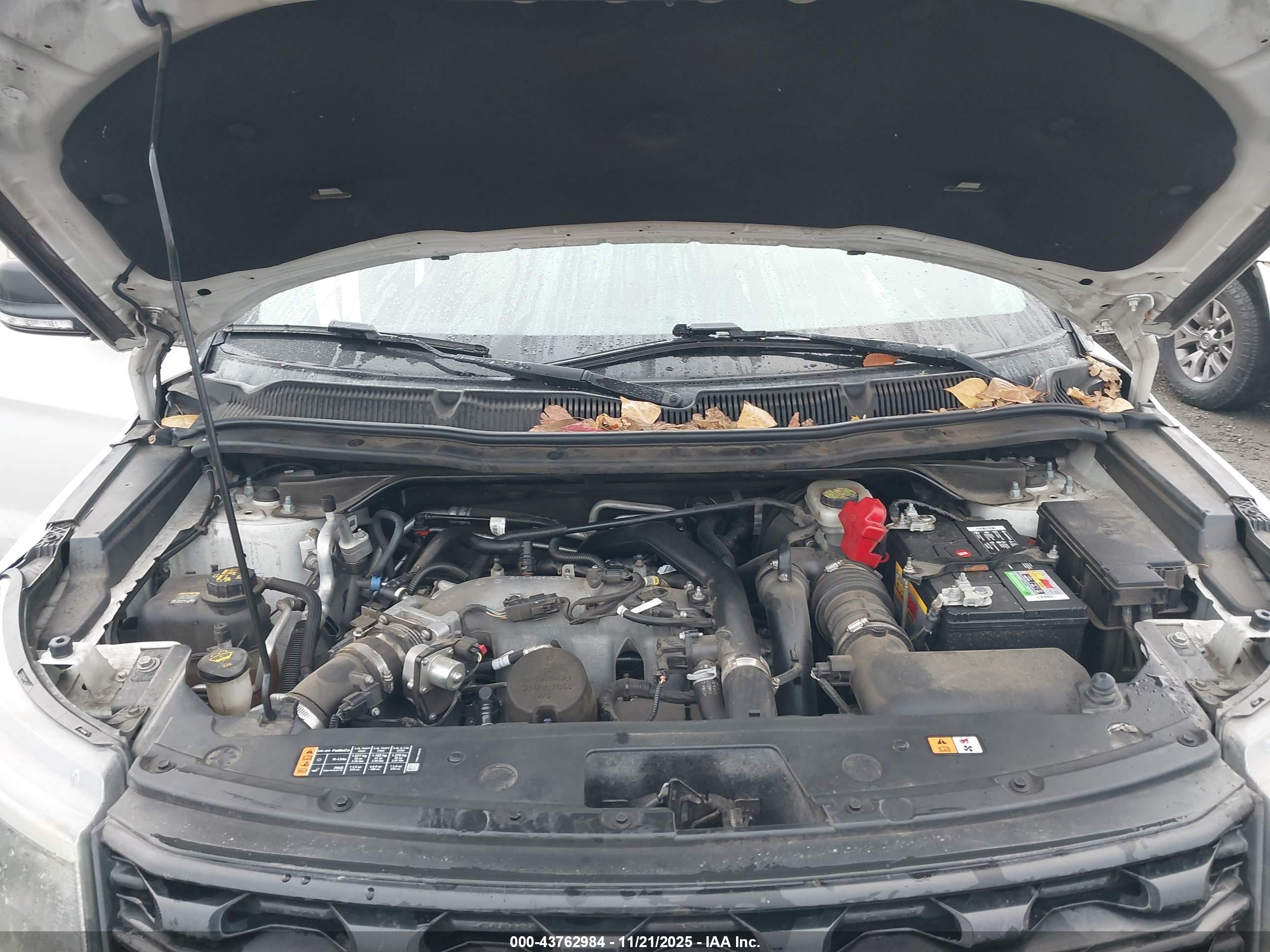 FORD EXPLORER image 10