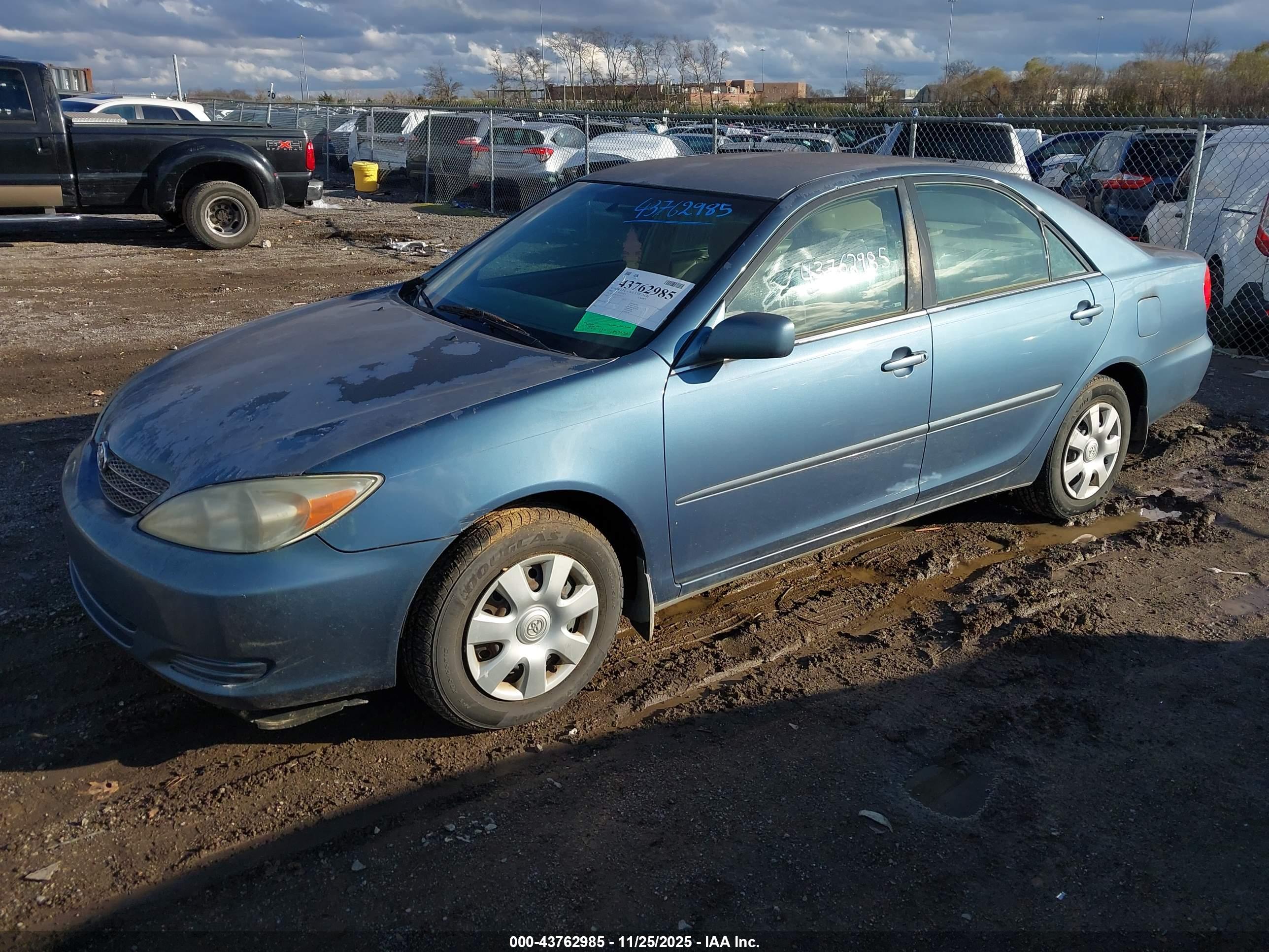 TOYOTA CAMRY image 2