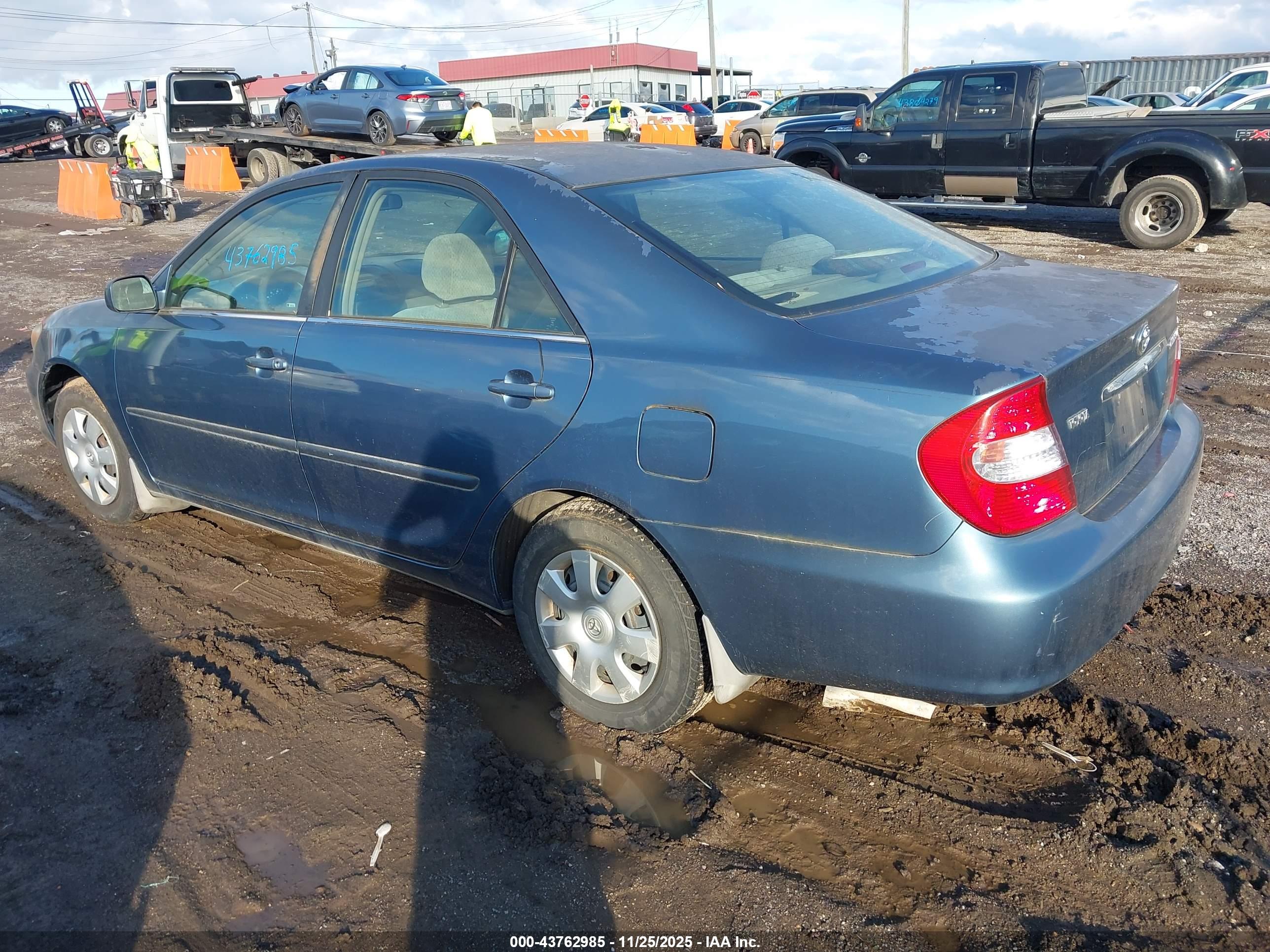 TOYOTA CAMRY image 3