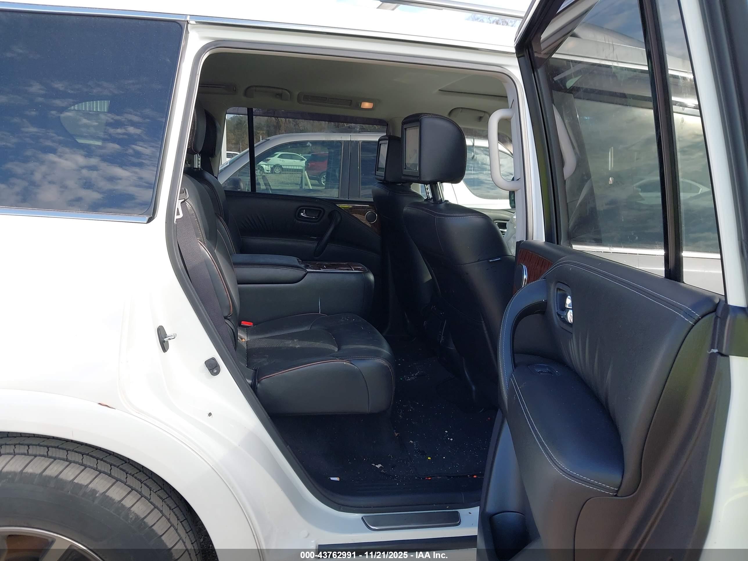 NISSAN ARMADA image 8