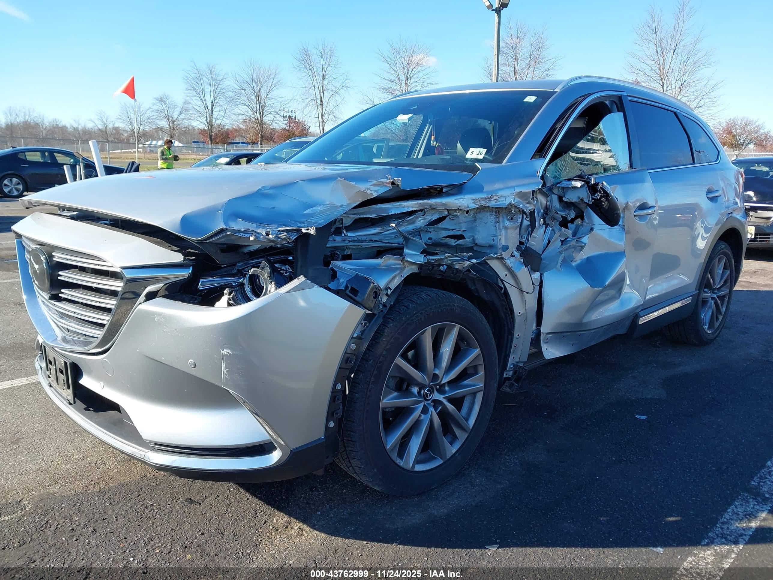 MAZDA CX-9 image 2