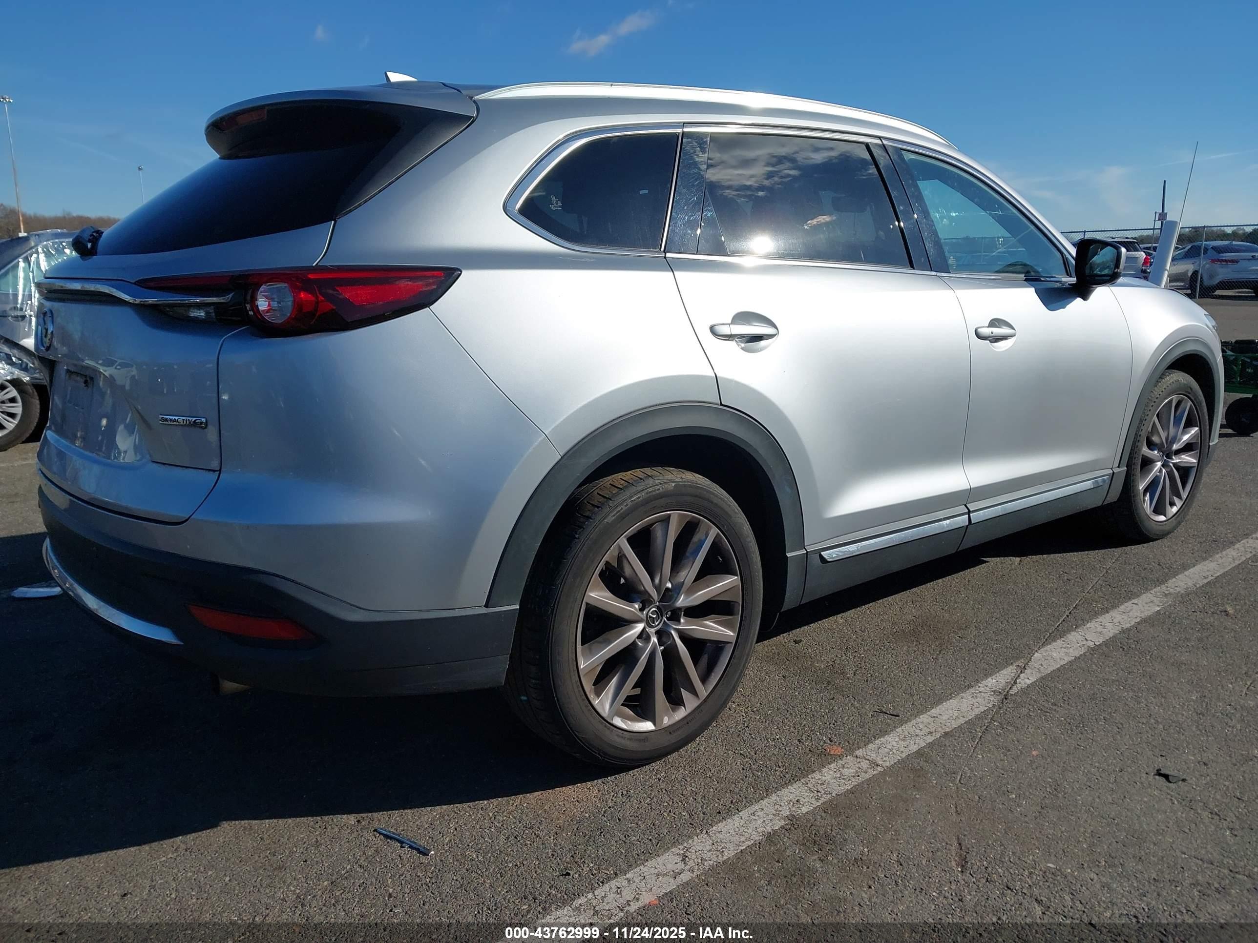 MAZDA CX-9 image 4