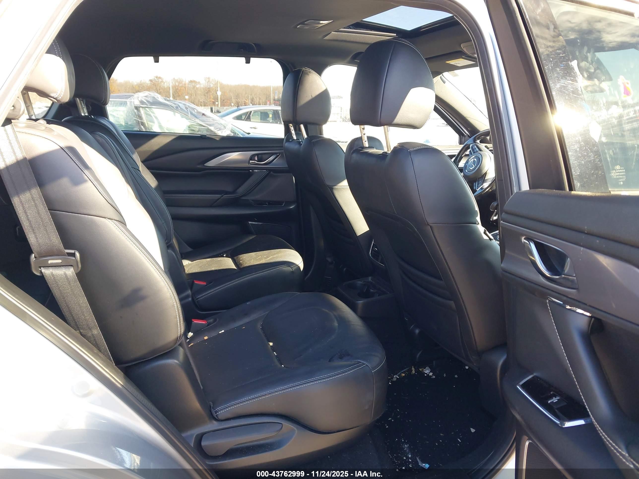 MAZDA CX-9 image 8
