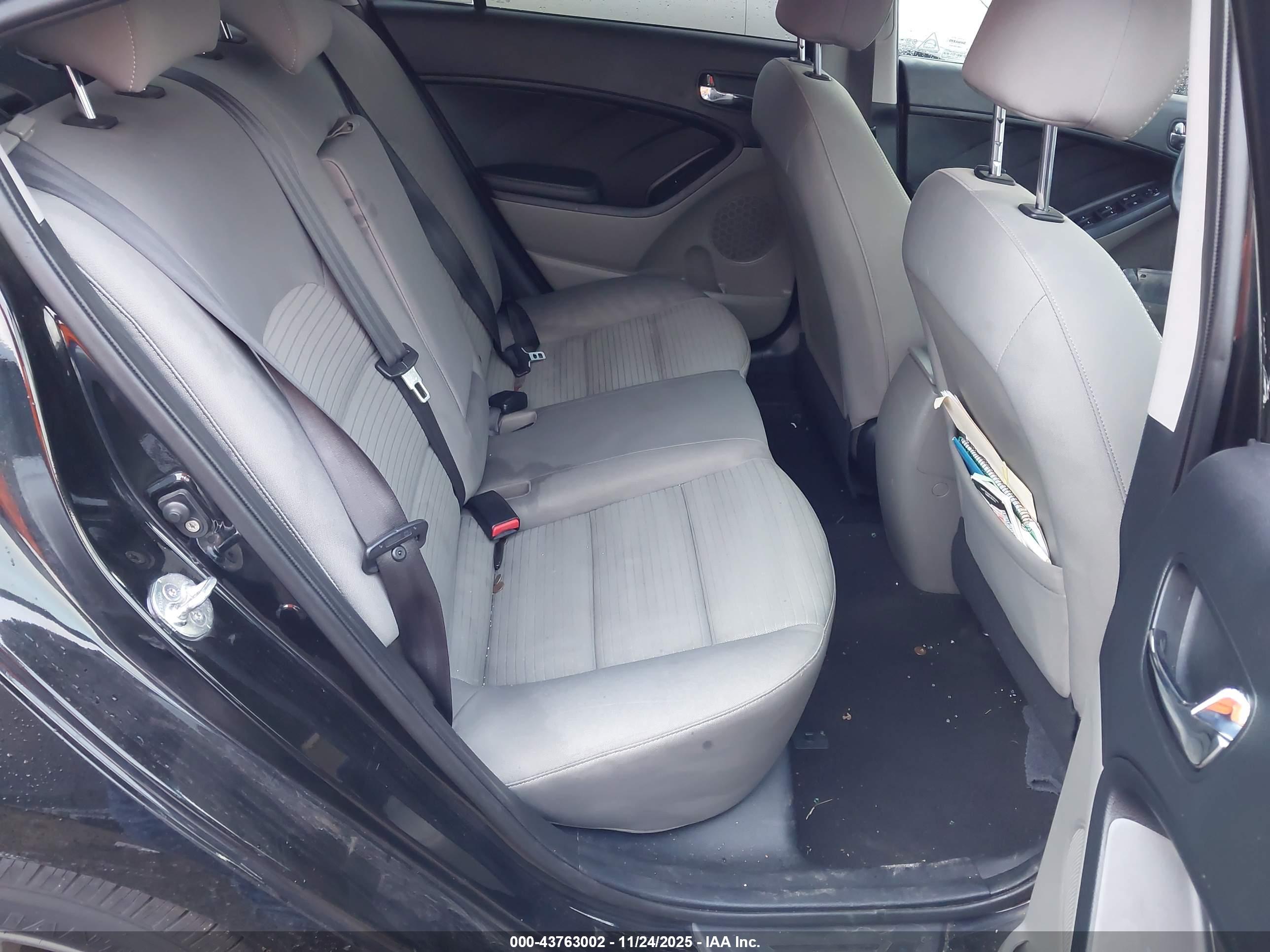 KIA FORTE image 8