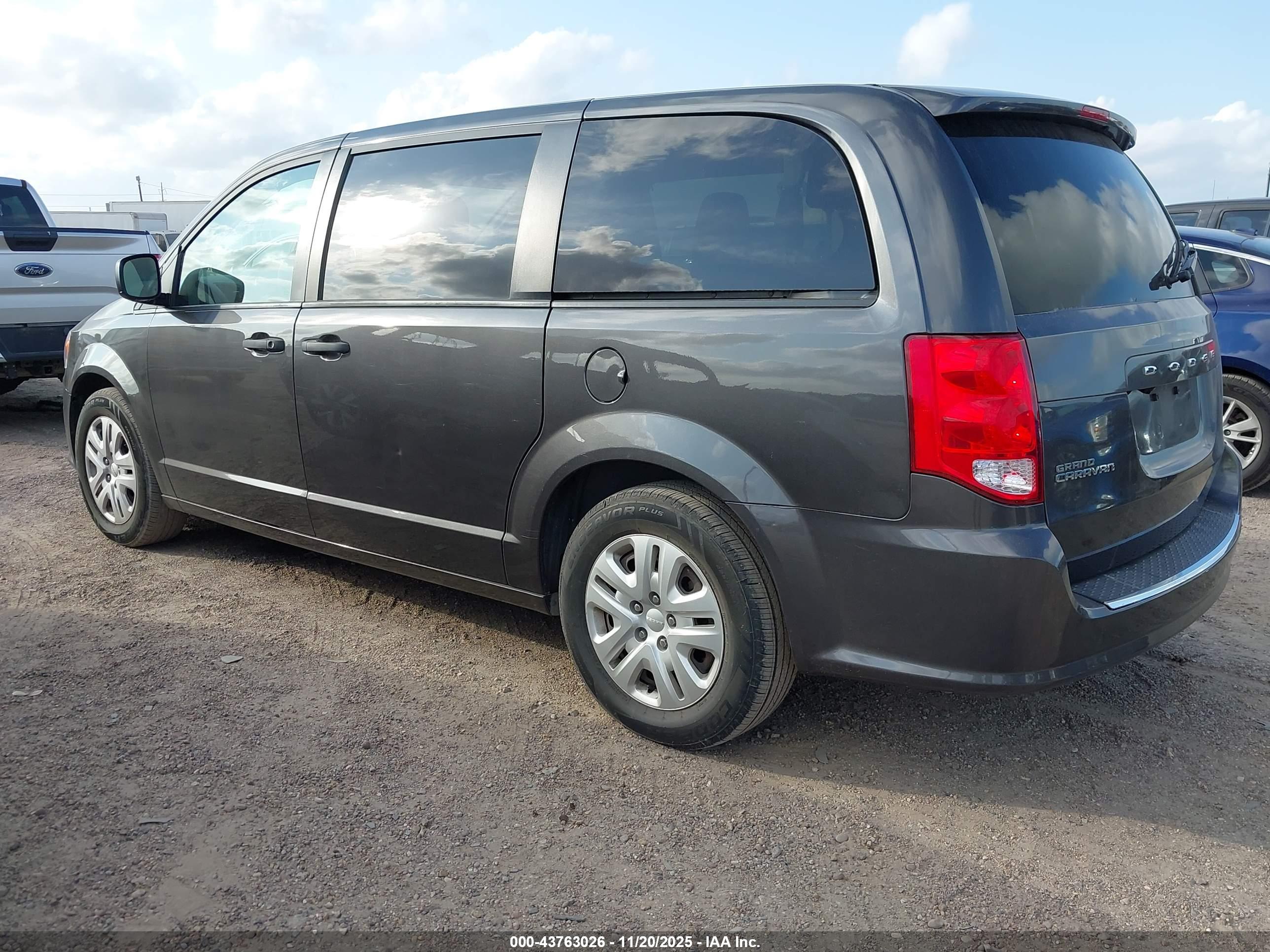 DODGE GRAND image 3