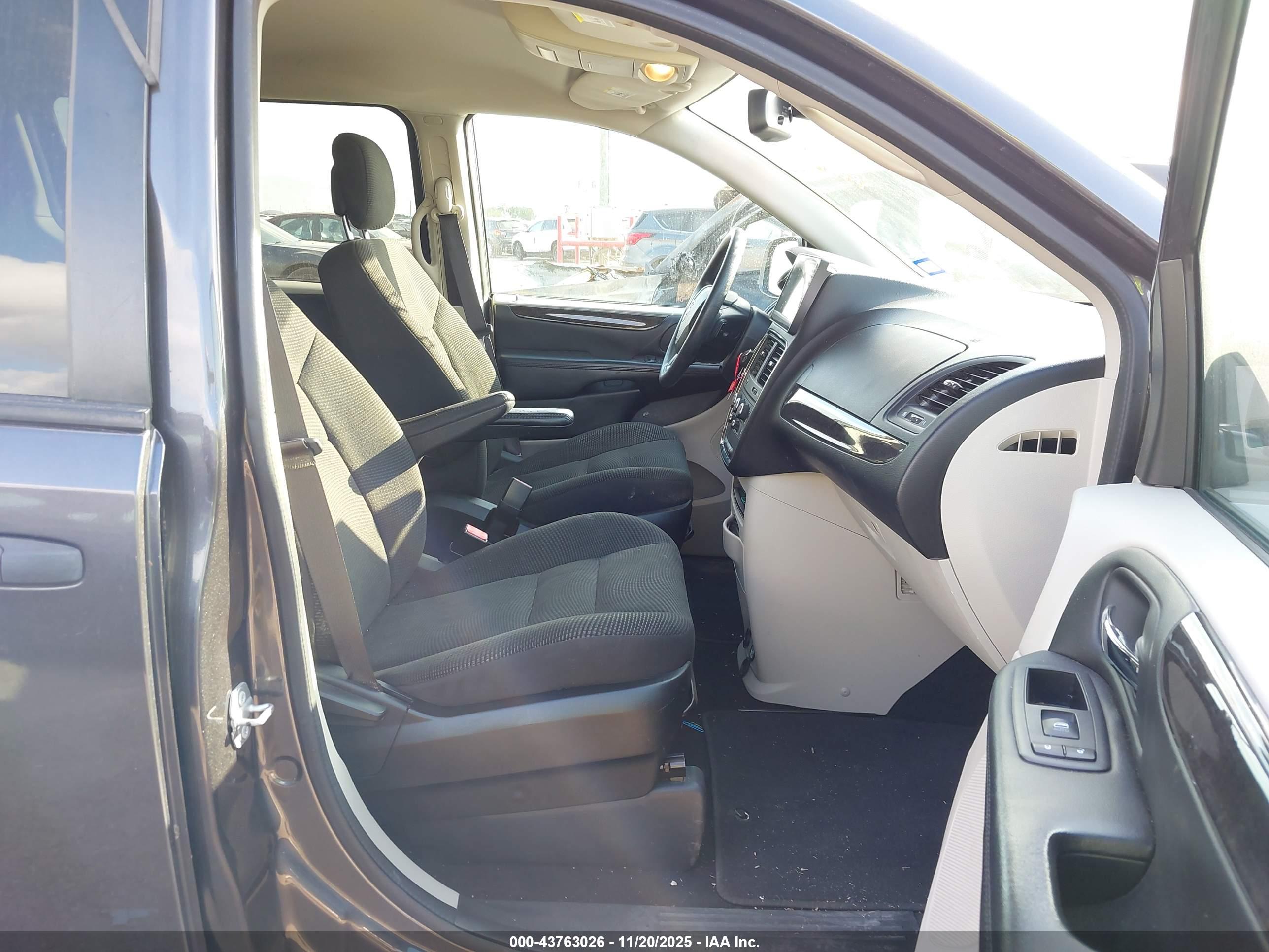 DODGE GRAND image 5
