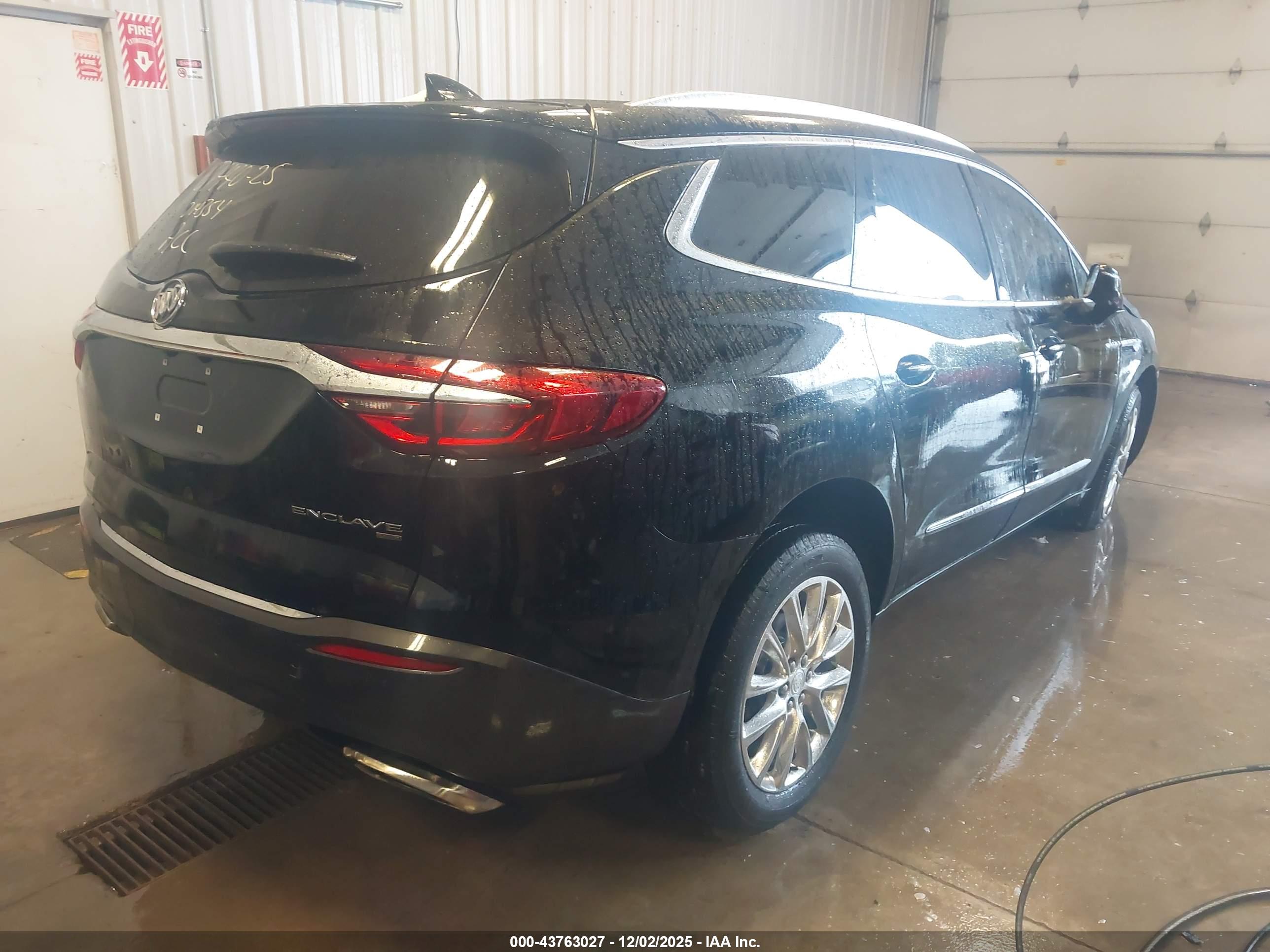 BUICK ENCLAVE image 4