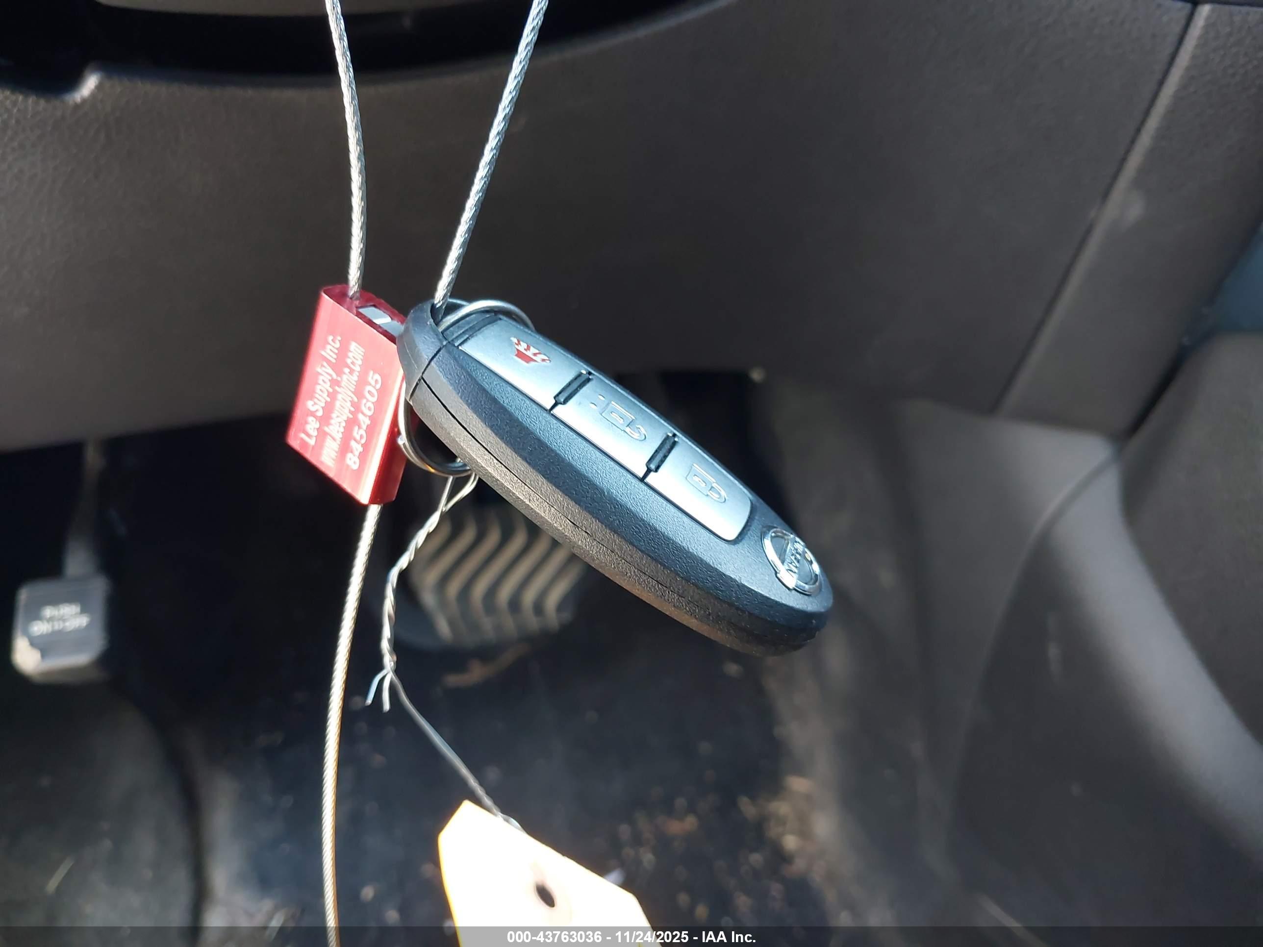 NISSAN ROGUE image 11
