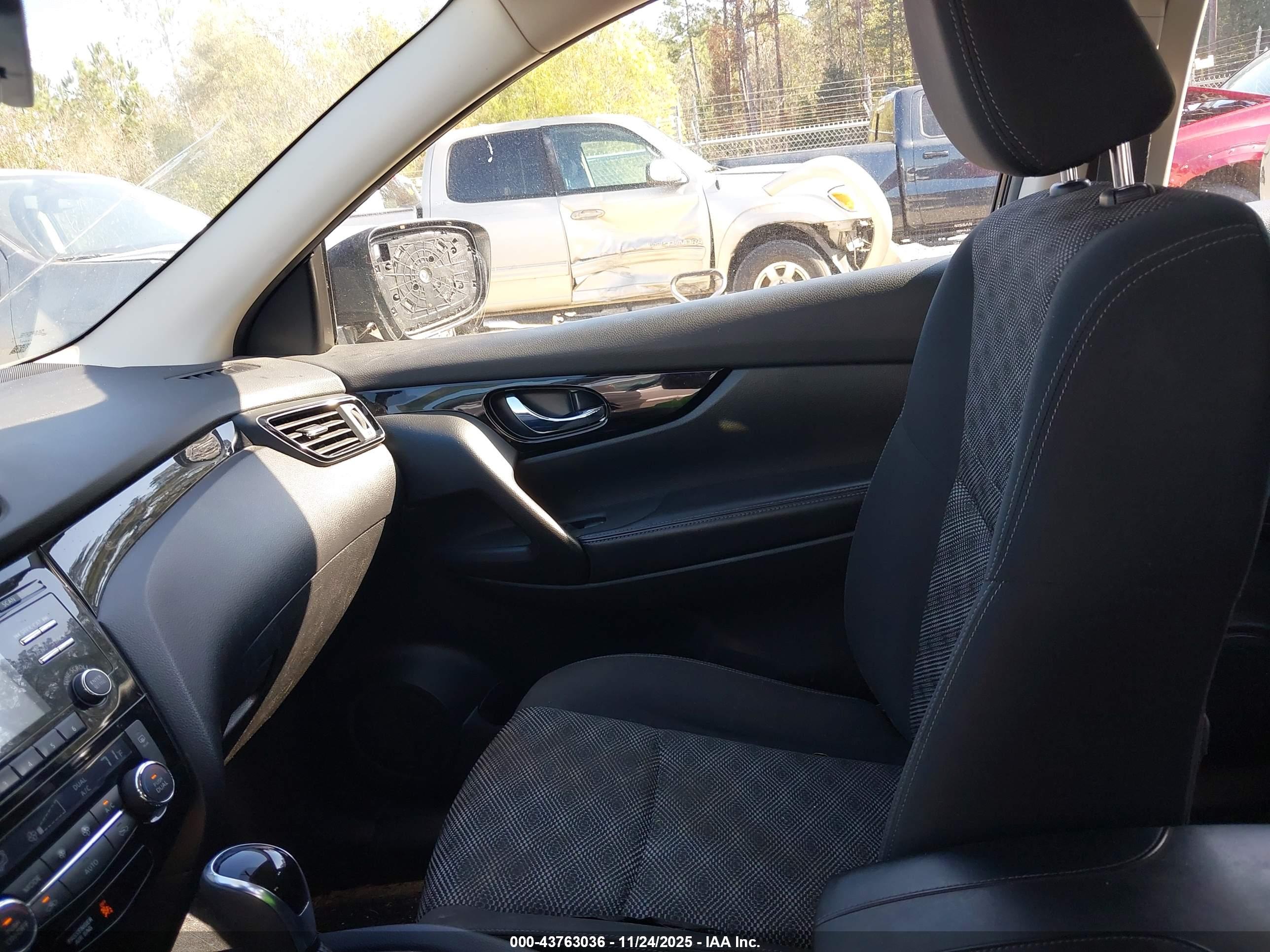 NISSAN ROGUE image 5