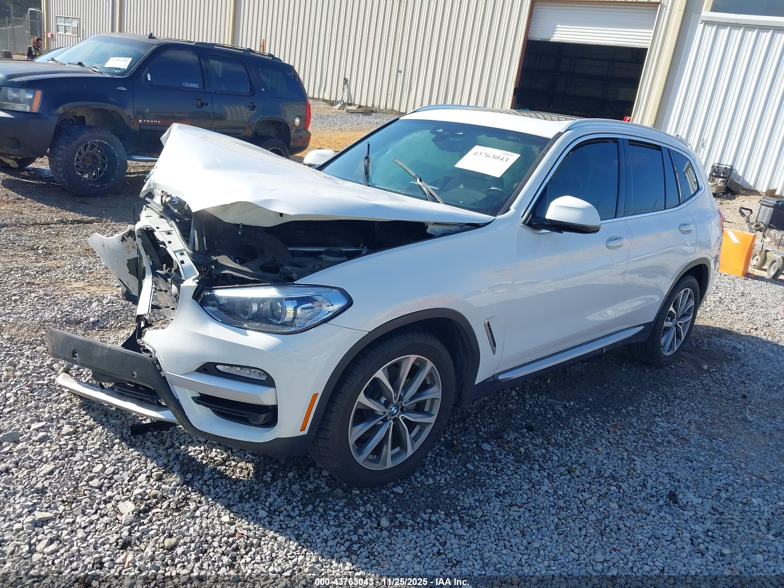 BMW X3 image 2