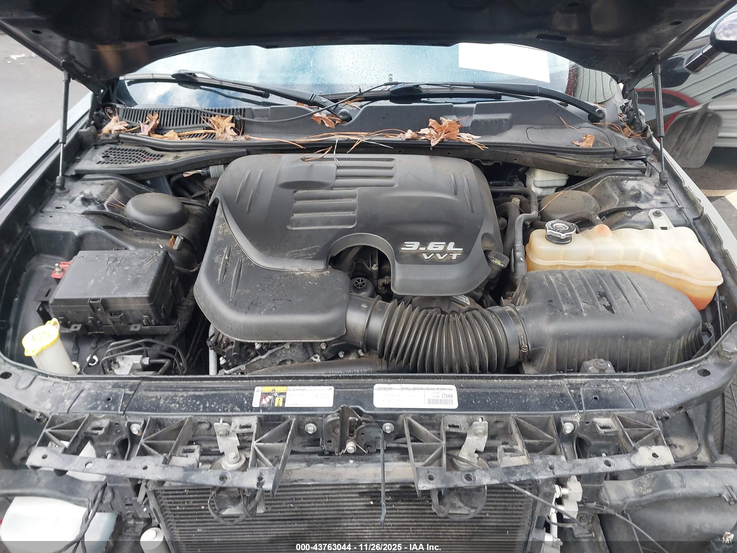 DODGE CHALLENGER image 10