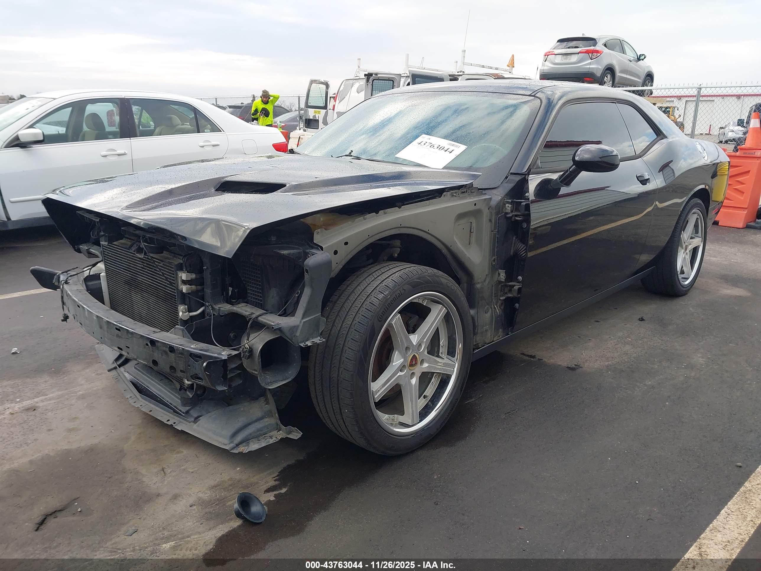 DODGE CHALLENGER image 2