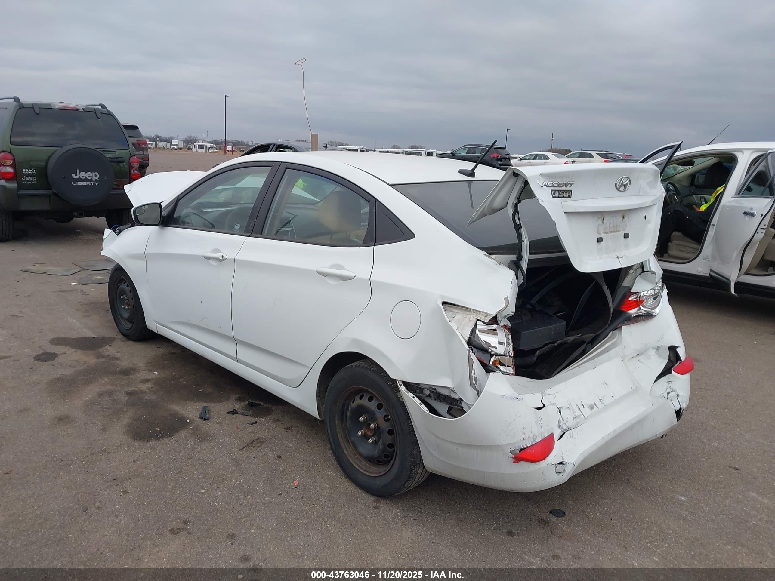 HYUNDAI ACCENT image 3