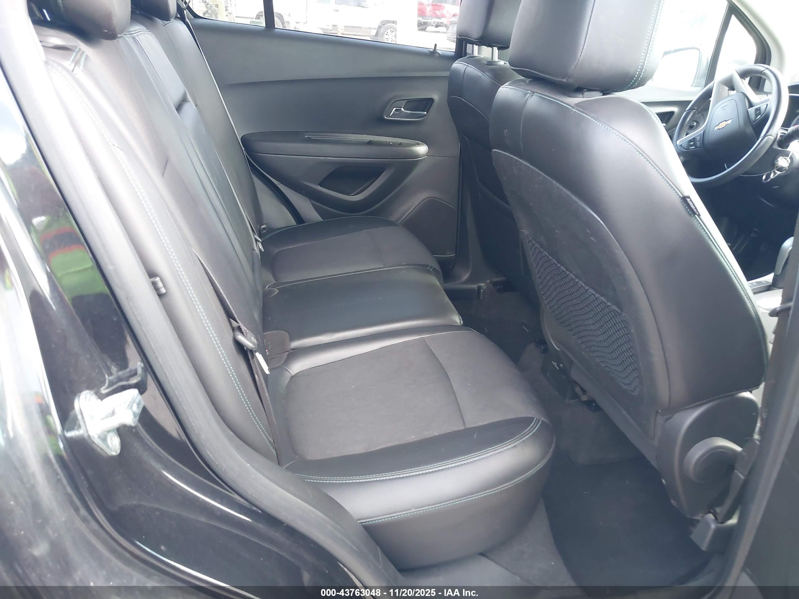 CHEVROLET TRAX image 8