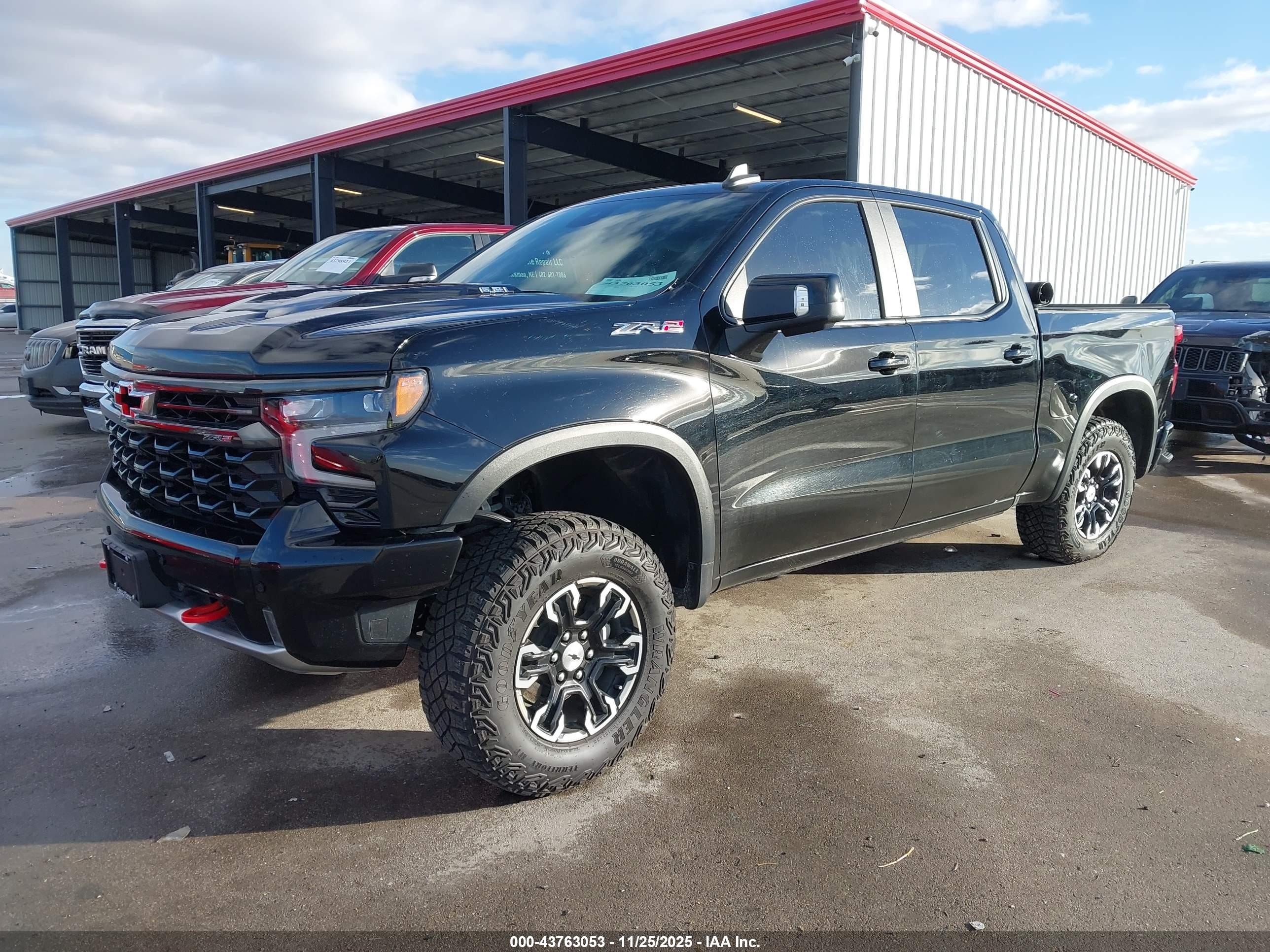 CHEVROLET SILVERADO image 2