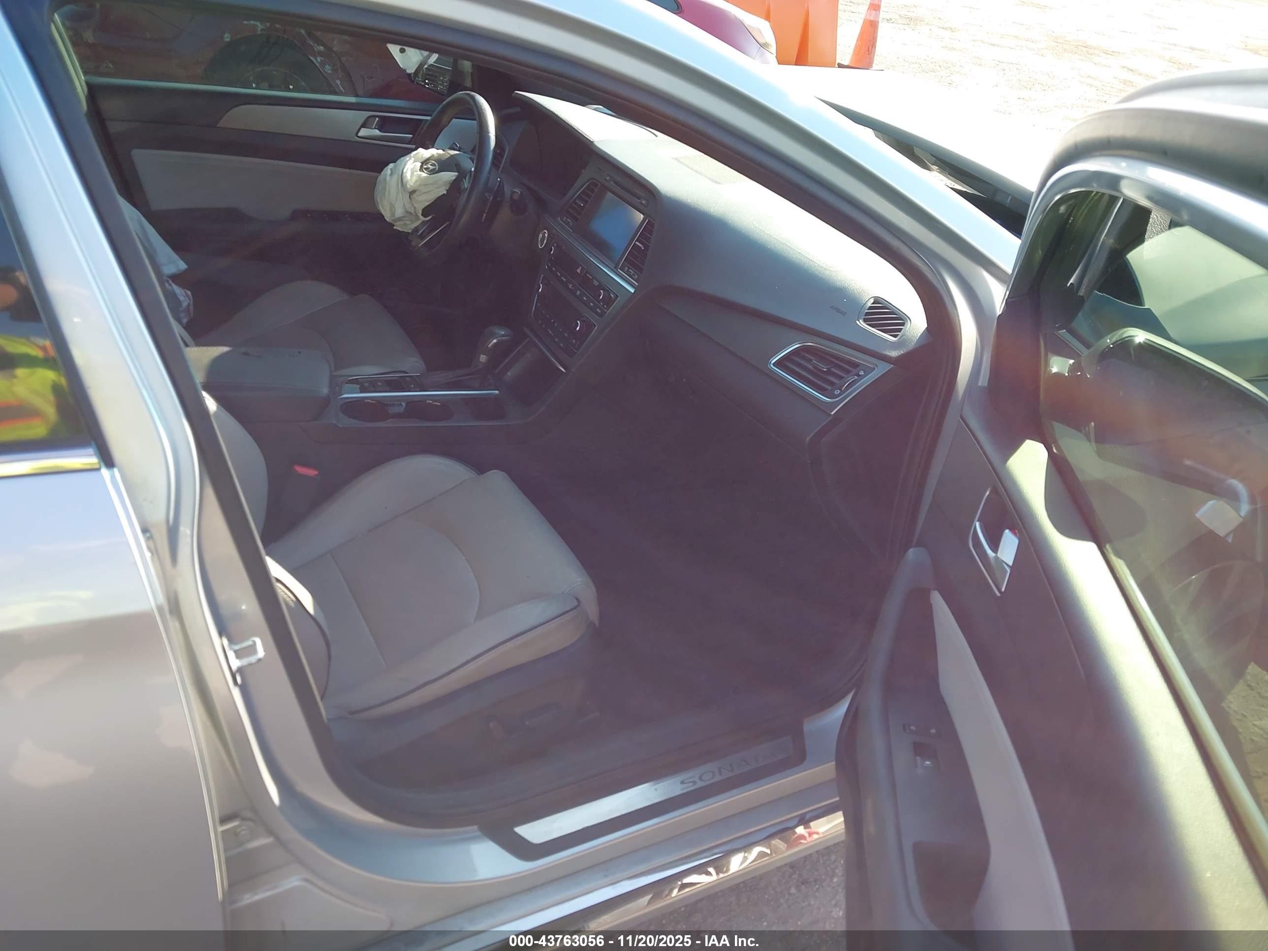 HYUNDAI SONATA image 5