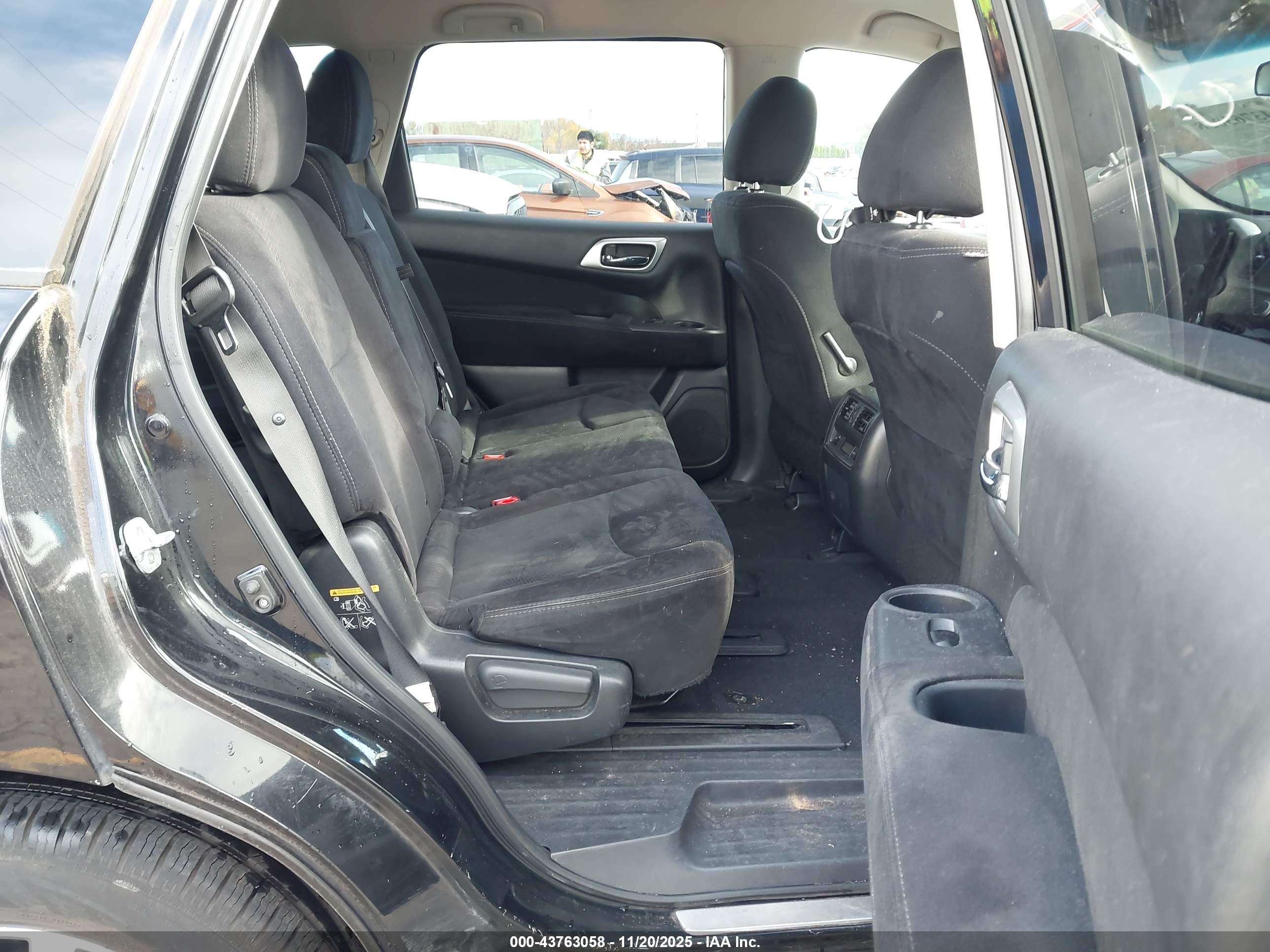 NISSAN PATHFINDER image 8