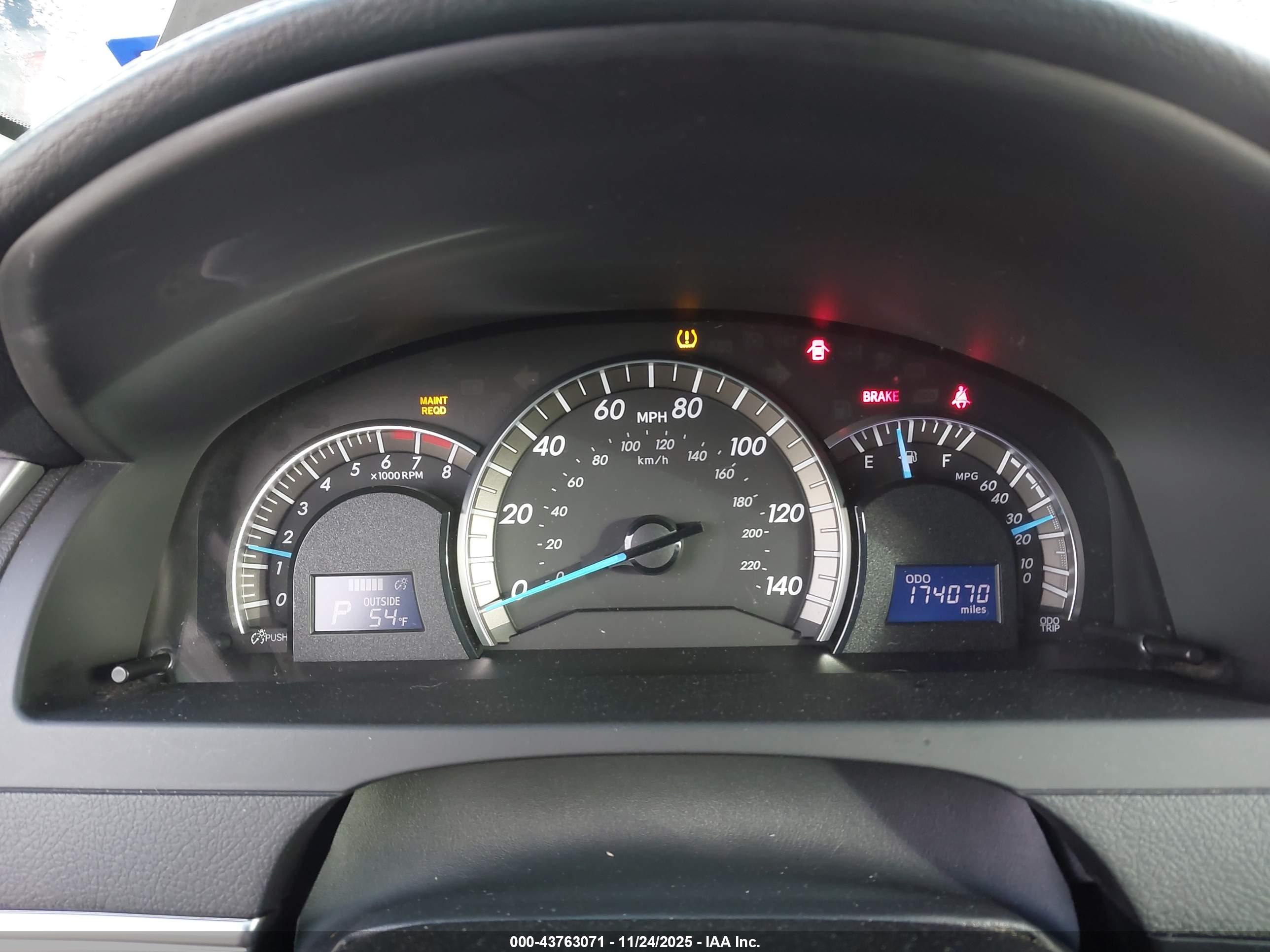 TOYOTA CAMRY image 7