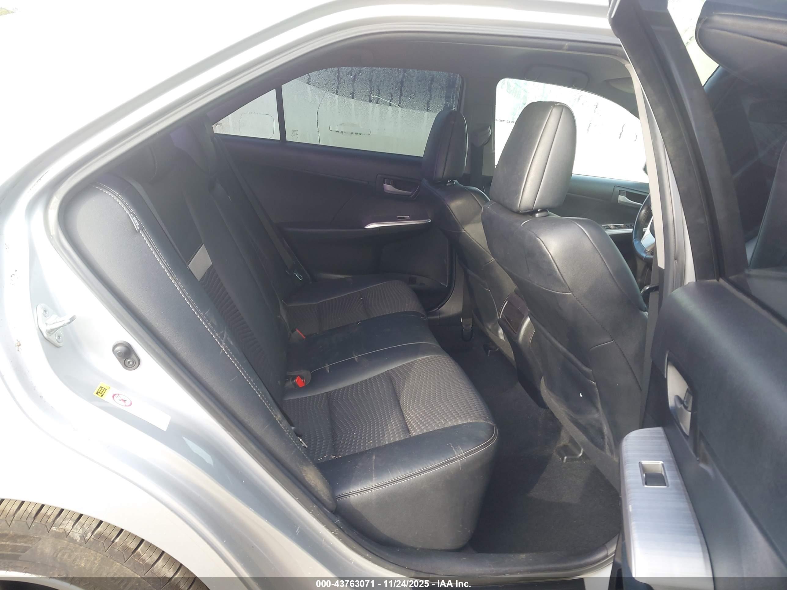 TOYOTA CAMRY image 8