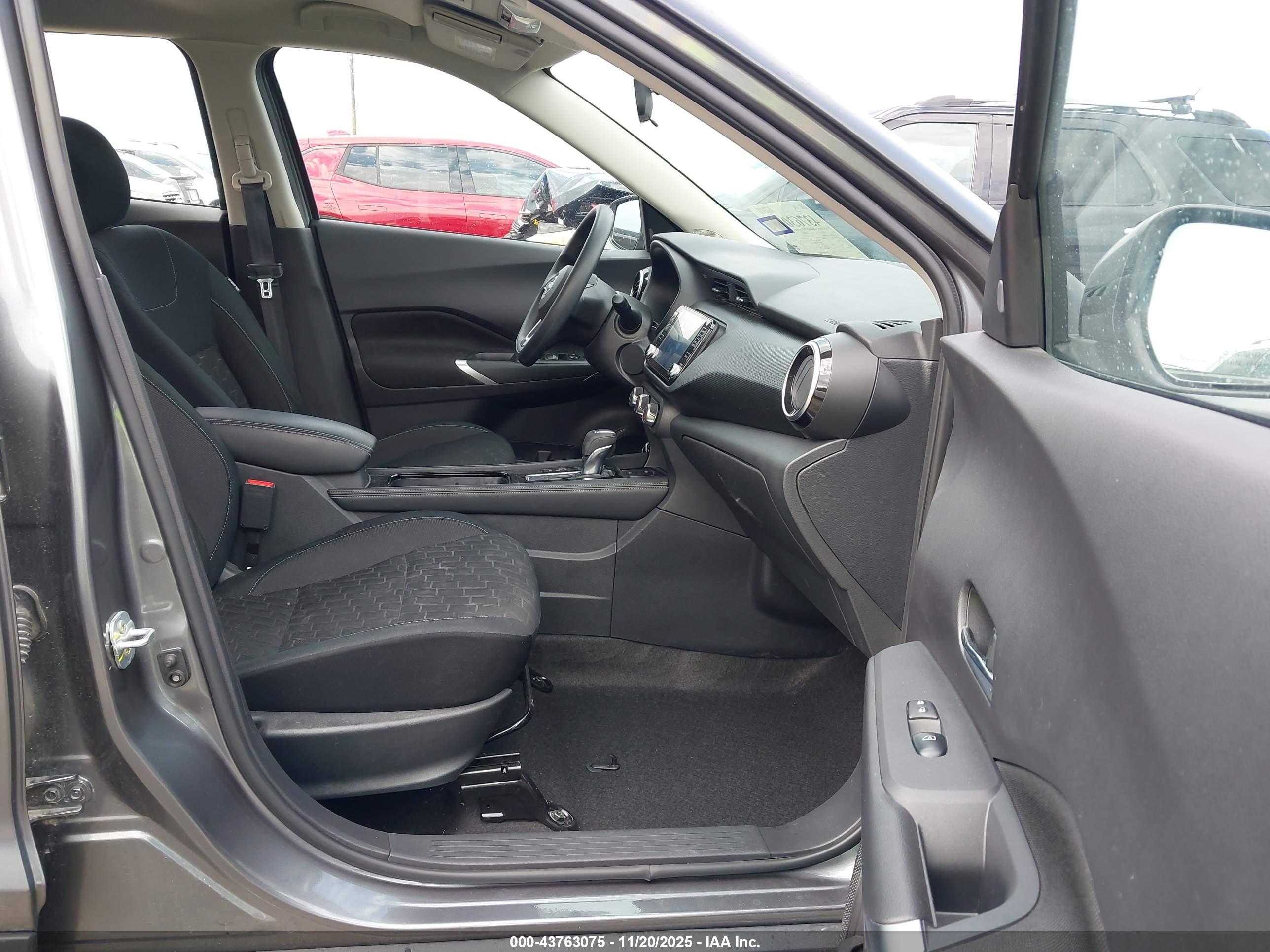 NISSAN KICKS image 5
