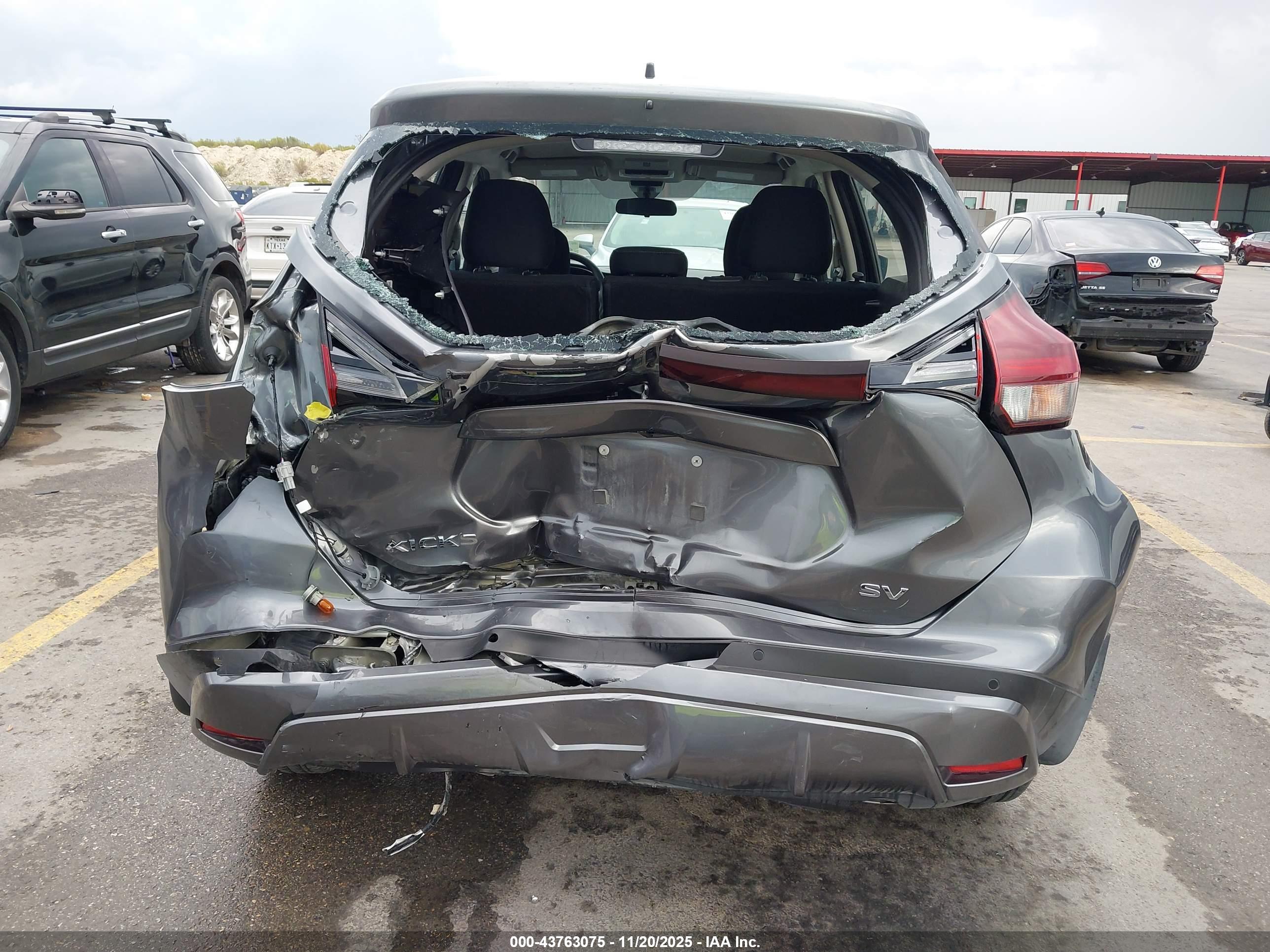 NISSAN KICKS image 6