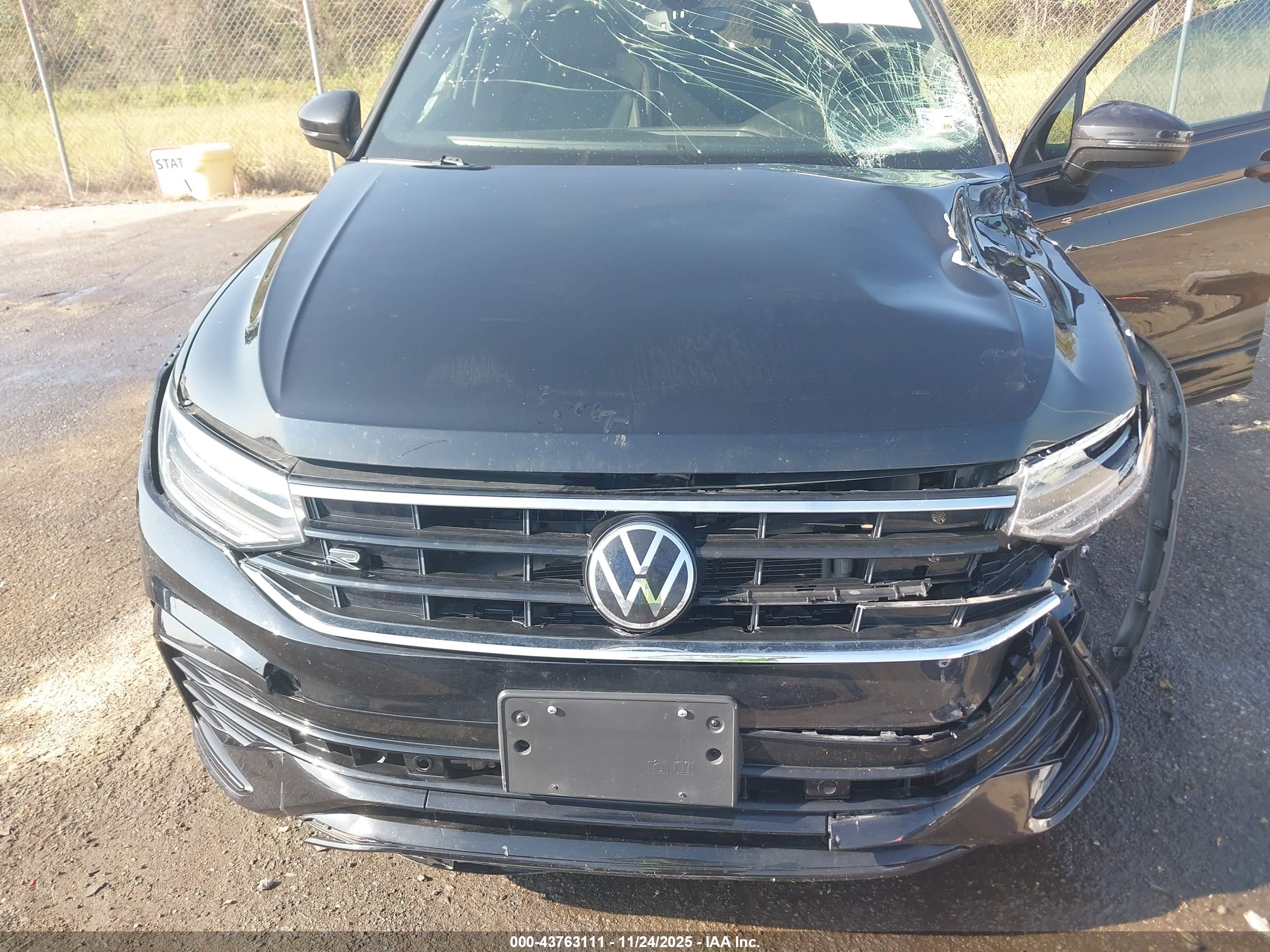 VOLKSWAGEN TIGUAN image 10