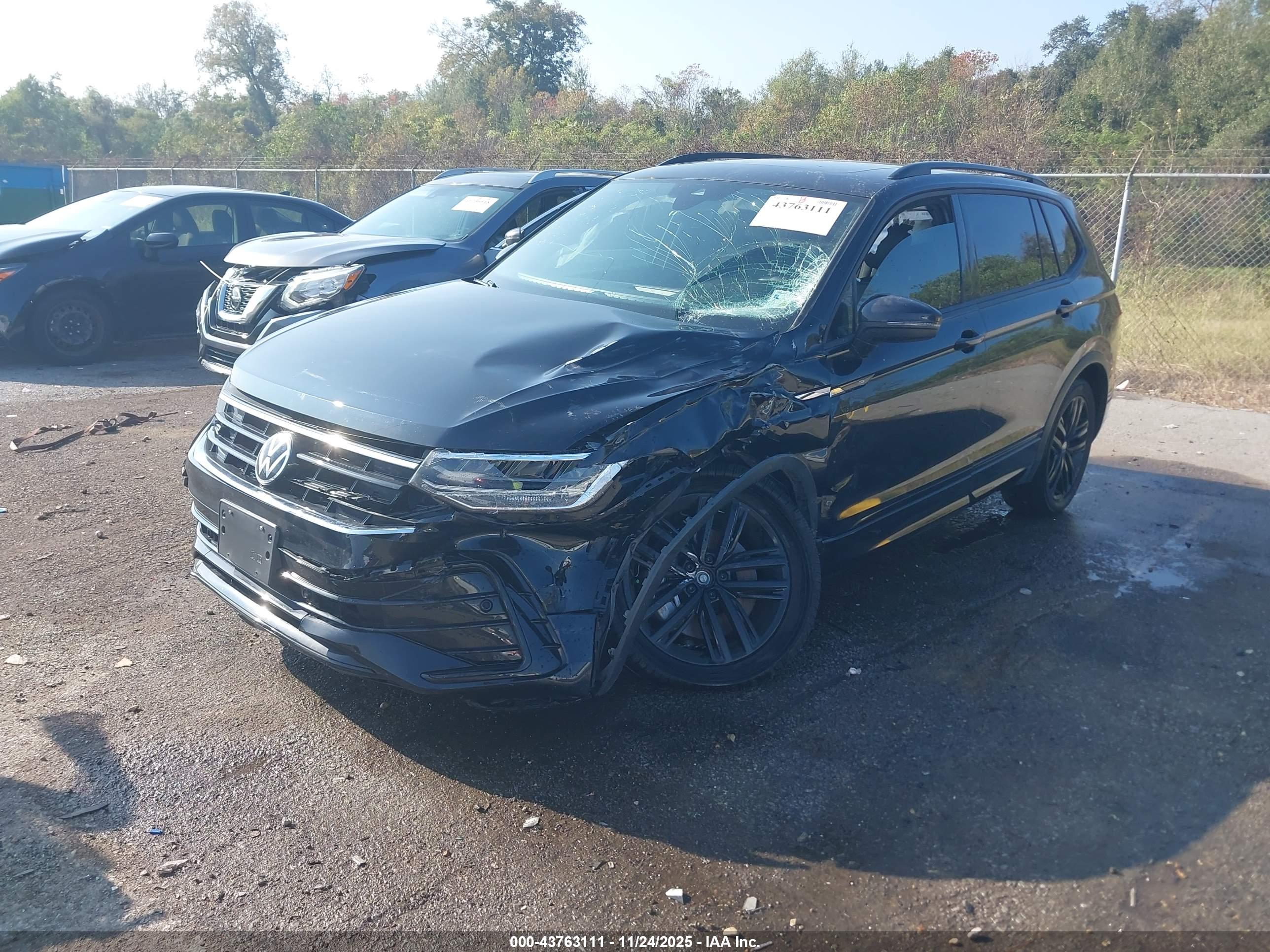 VOLKSWAGEN TIGUAN image 2