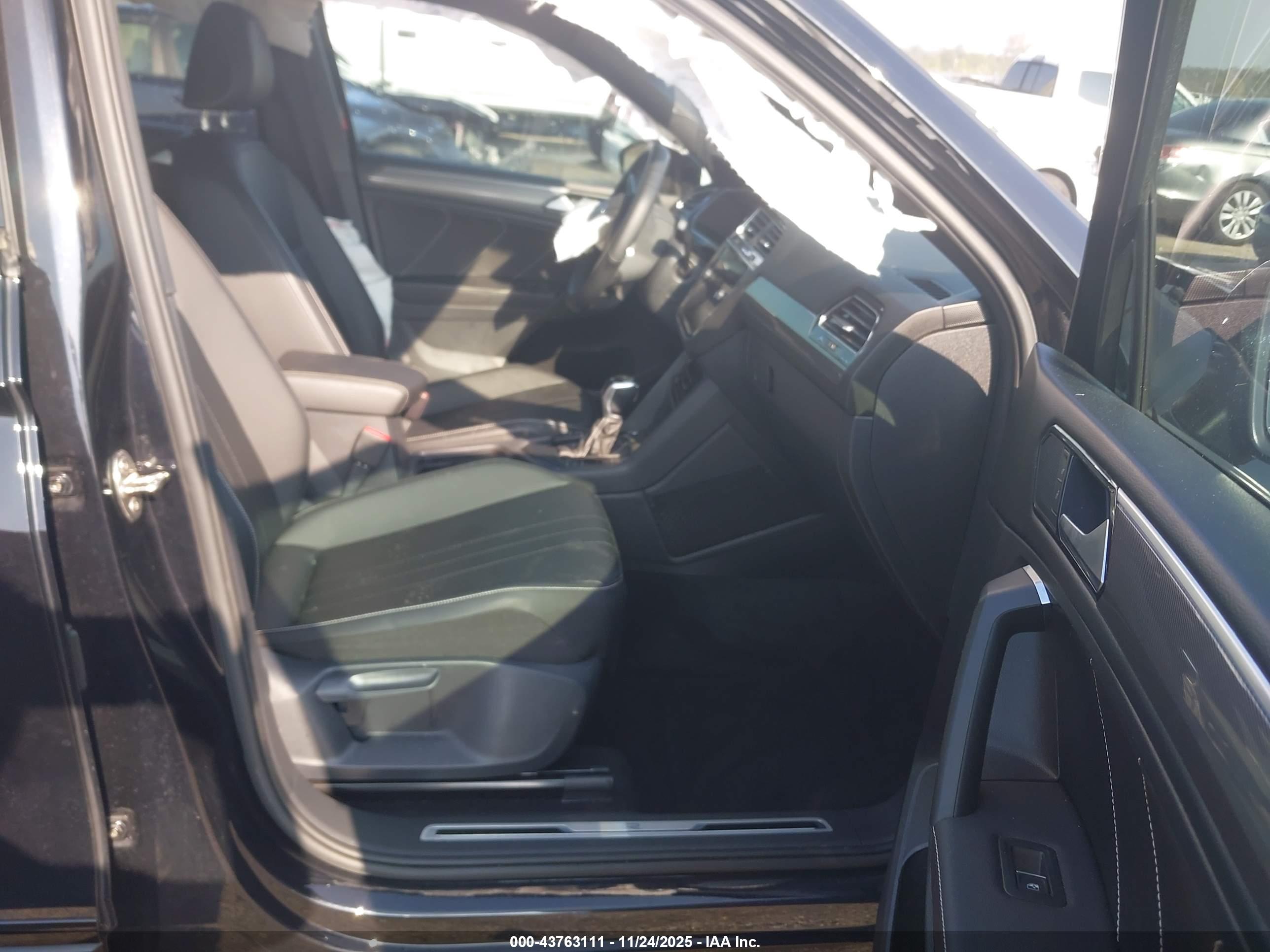 VOLKSWAGEN TIGUAN image 5