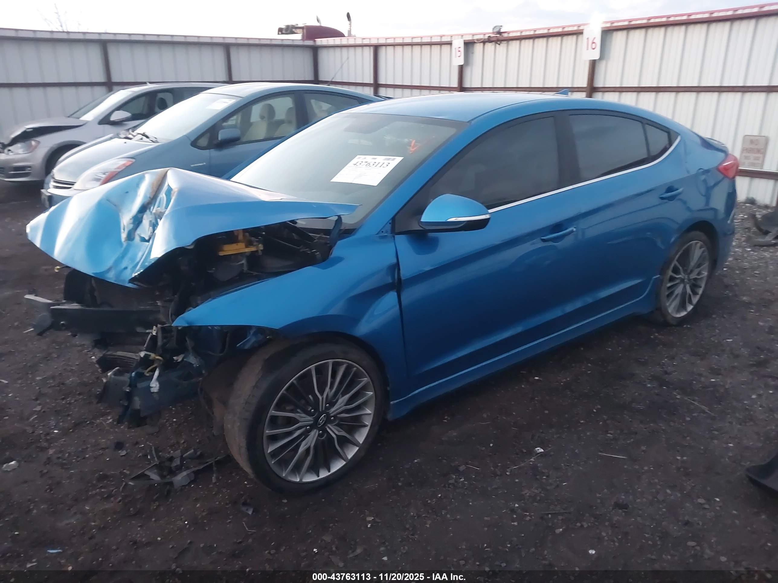 HYUNDAI ELANTRA image 2