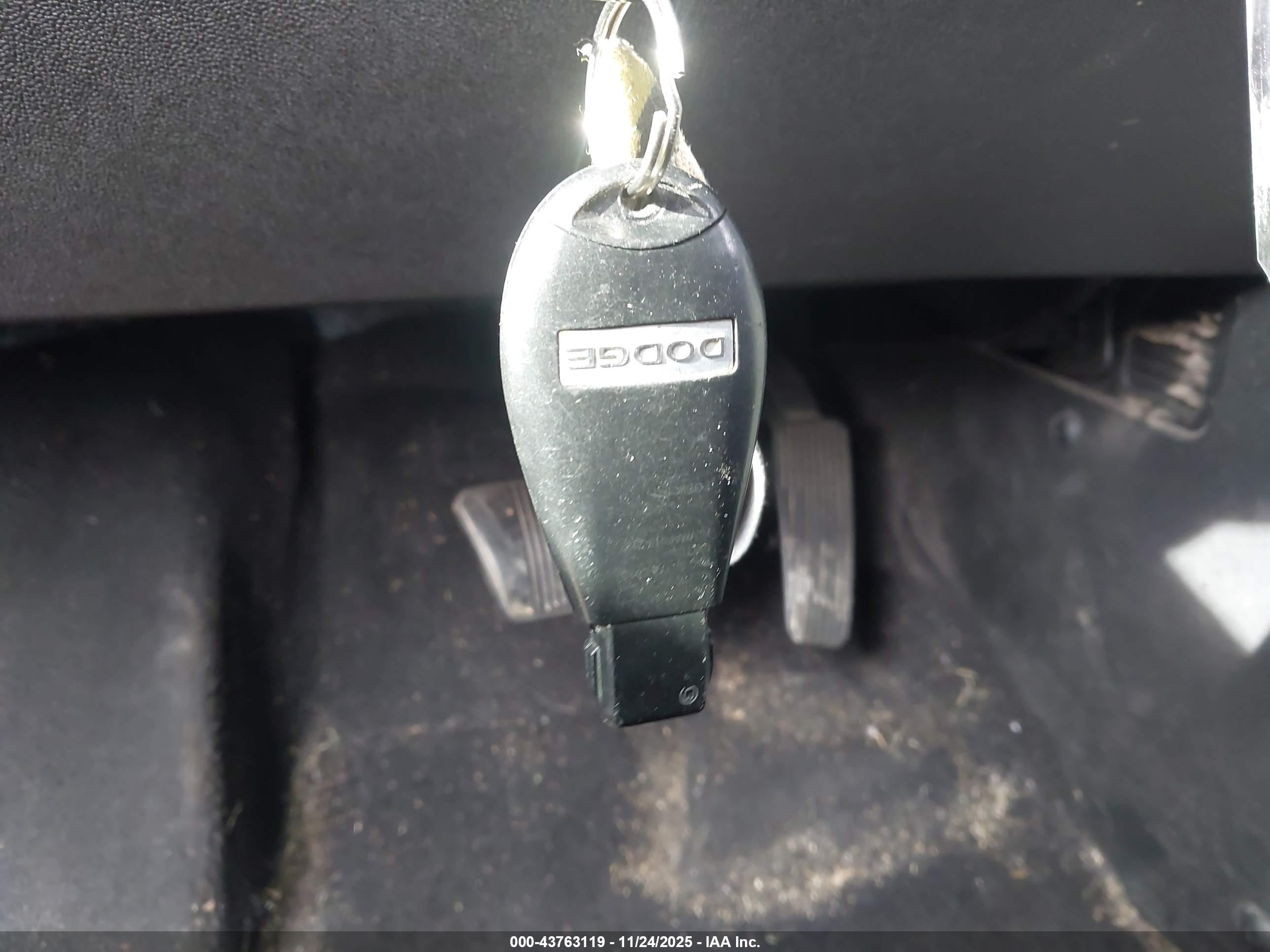 DODGE GRAND image 11